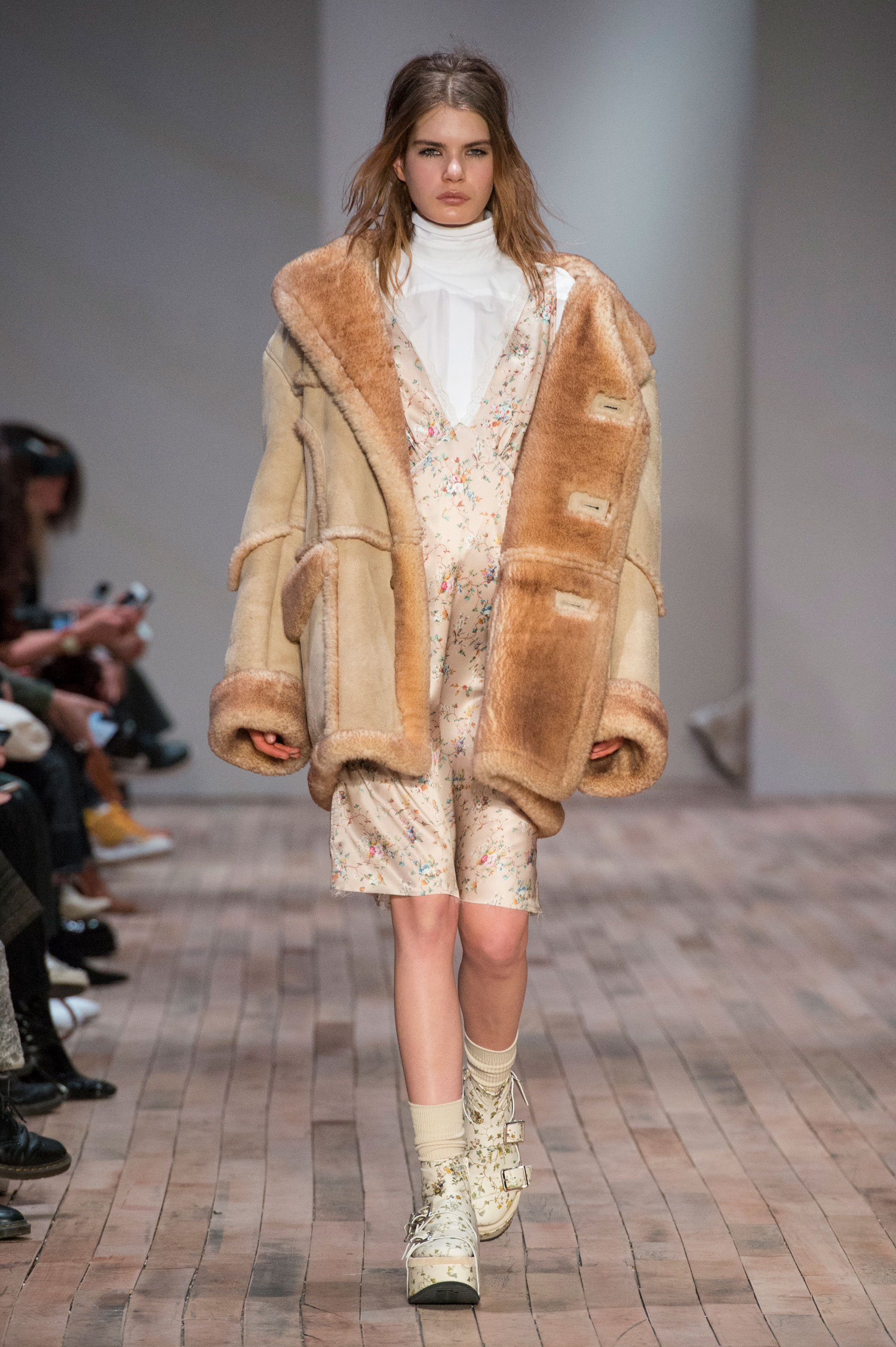 Comme des garcons fall 2017 runway review Comme des garcons fall 2017 runway review