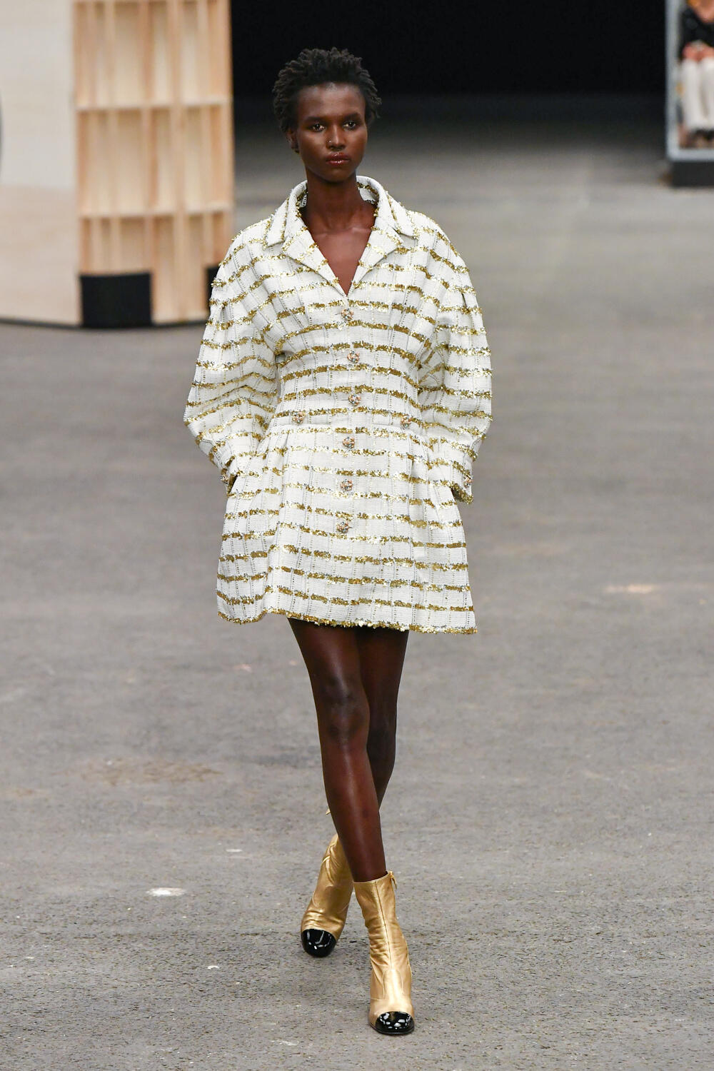 Chanel-Spring-2023-Couture-Collection-Paris-Fashion-Week-Tom