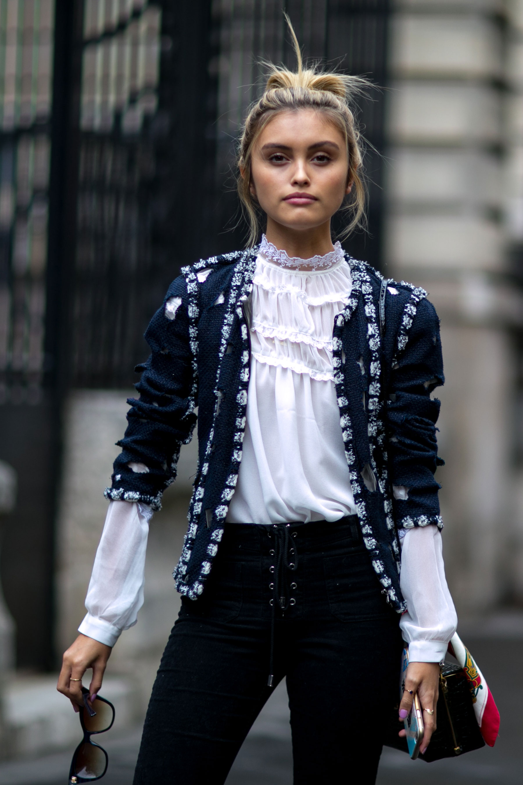 Paris Fashion Week Women S Street Style Fall 2016 Day 1 The Impression   Paris Str Rf16 7385 