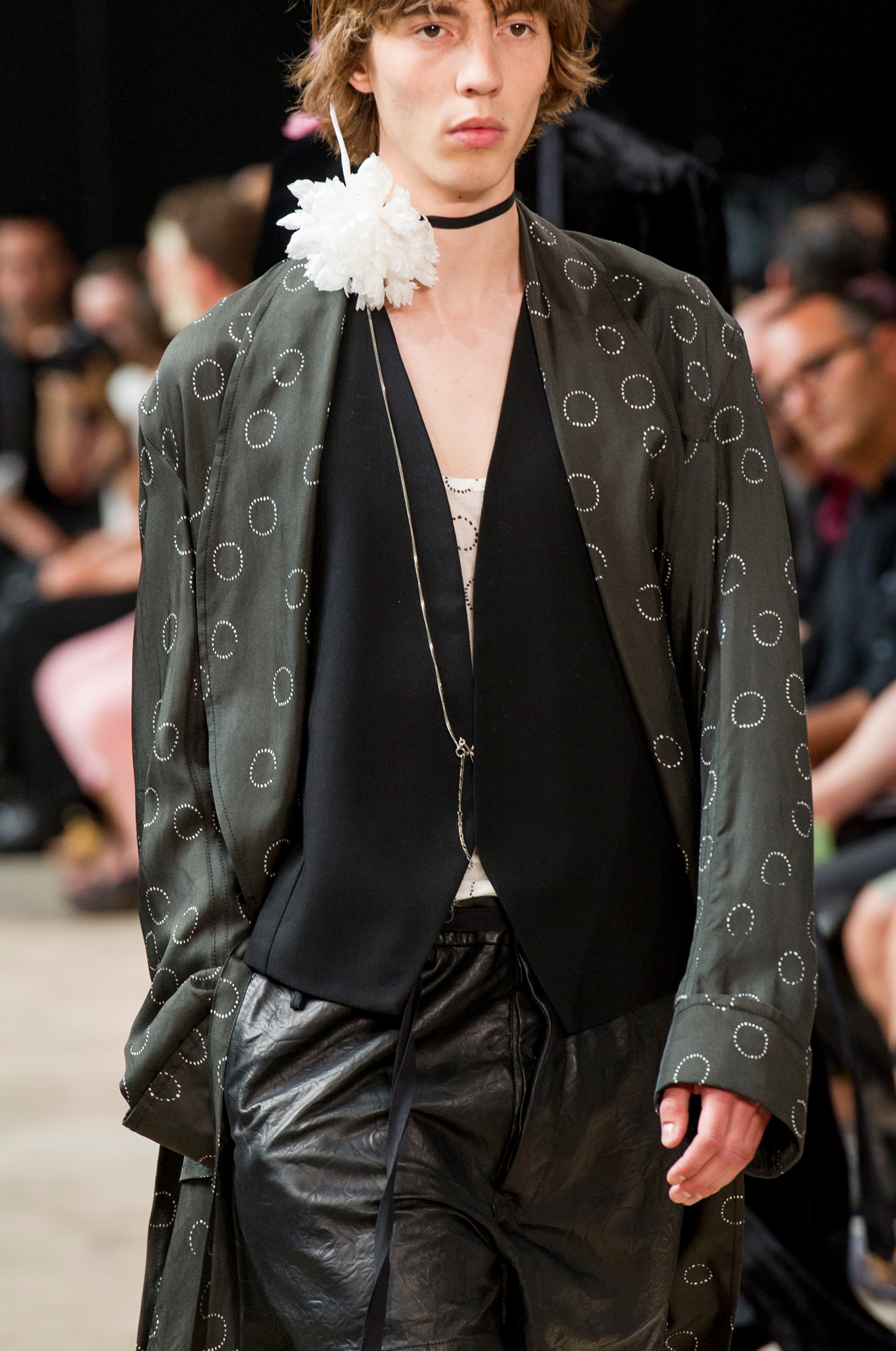 Ann Demeulemeester Spring 2018 Men's Fashion Show Details