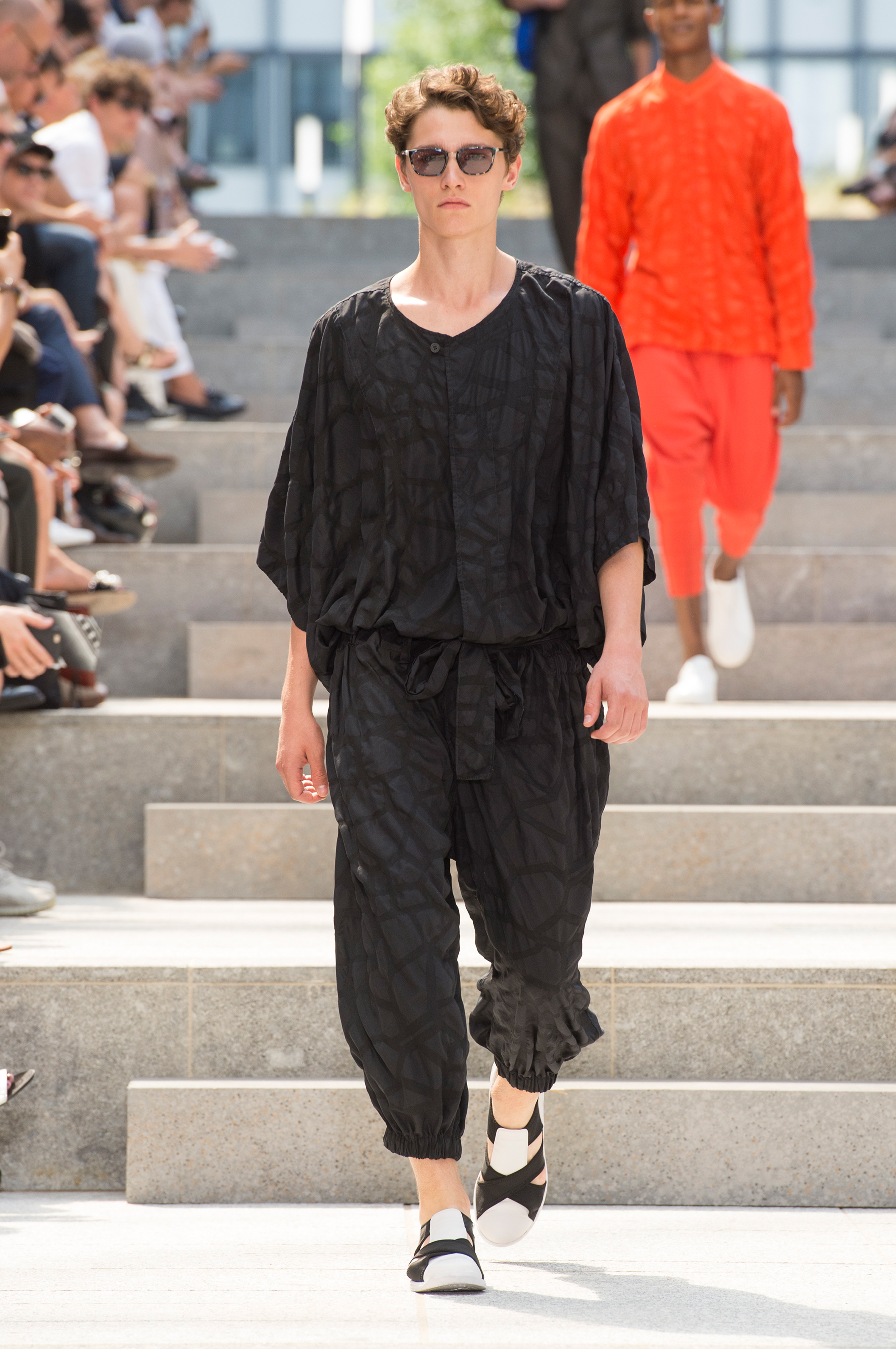 Issey Miyake Spring 2018 Men's Fashion Show - The Impression