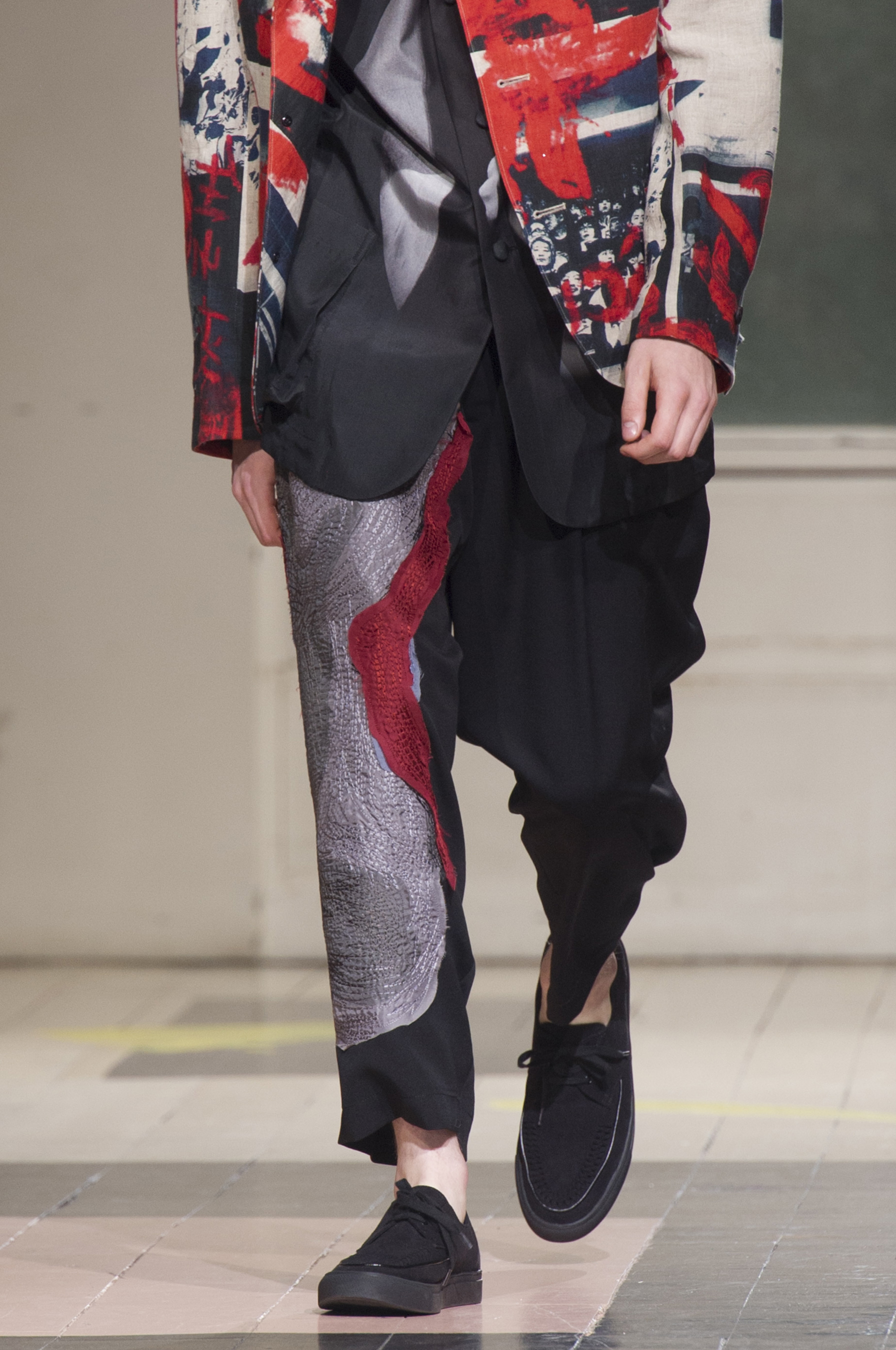 Yohji Yamamoto Spring 2018 Men's Fashion Show Details
