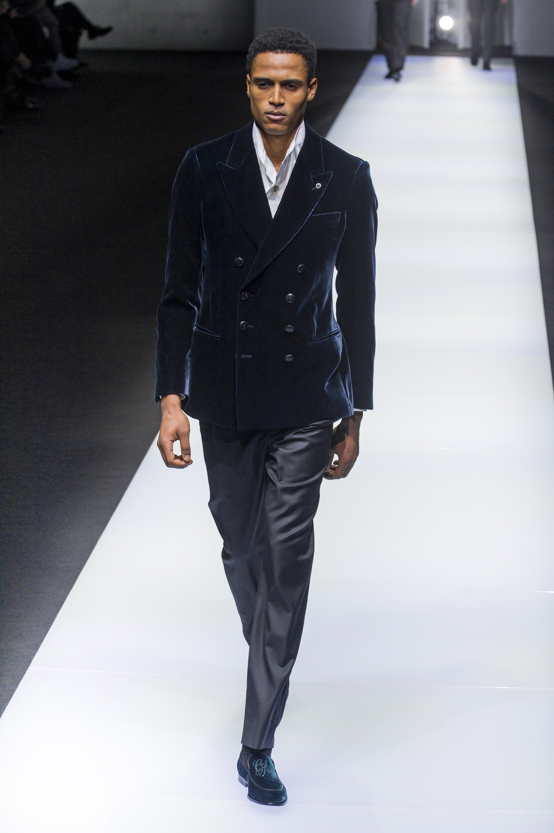 Giorgio Armani Fall 2018 Men's Fashion Show - The Impression