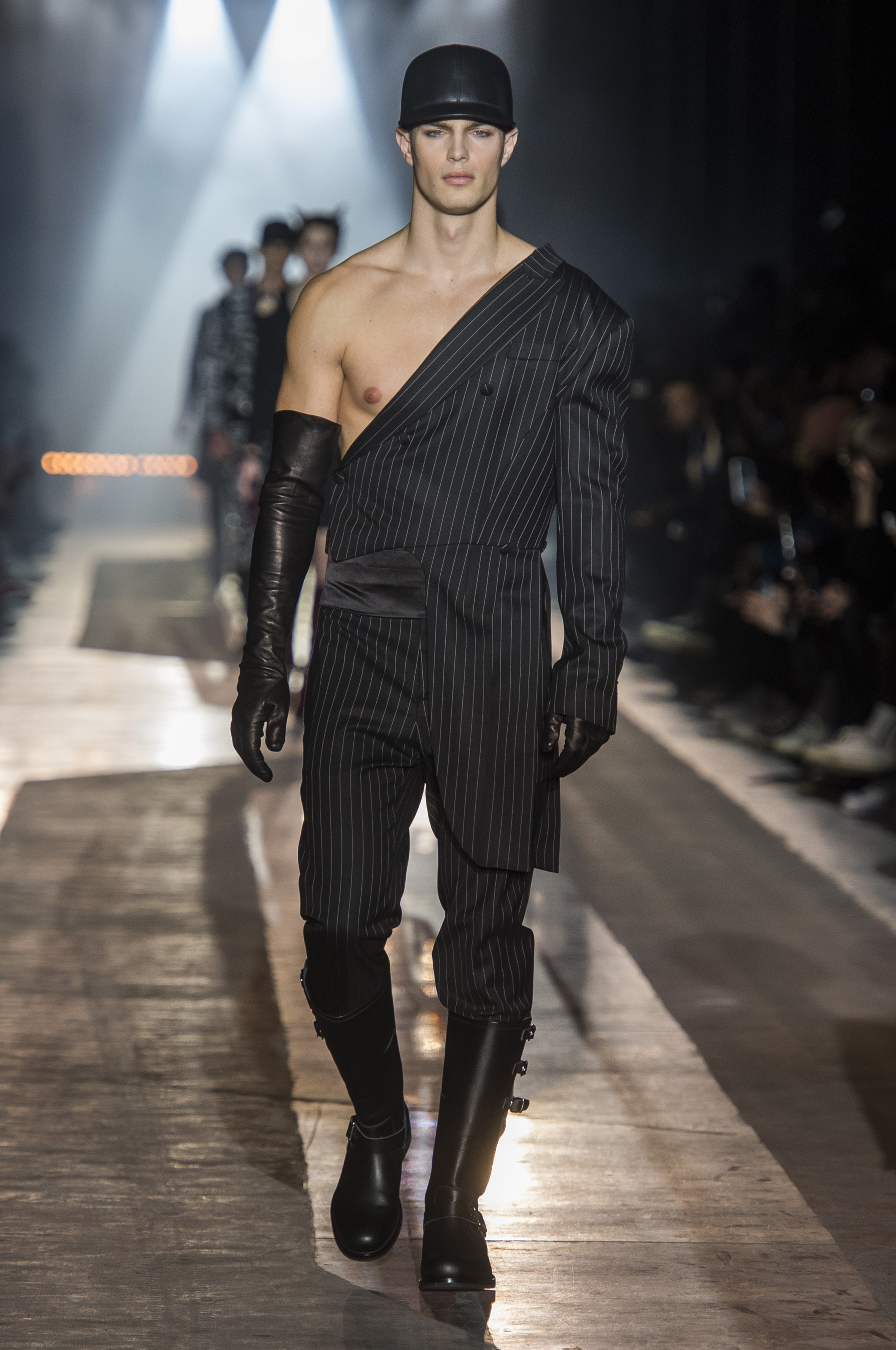 Moschino Fall 2018 Men’s Fashion Show - The Impression