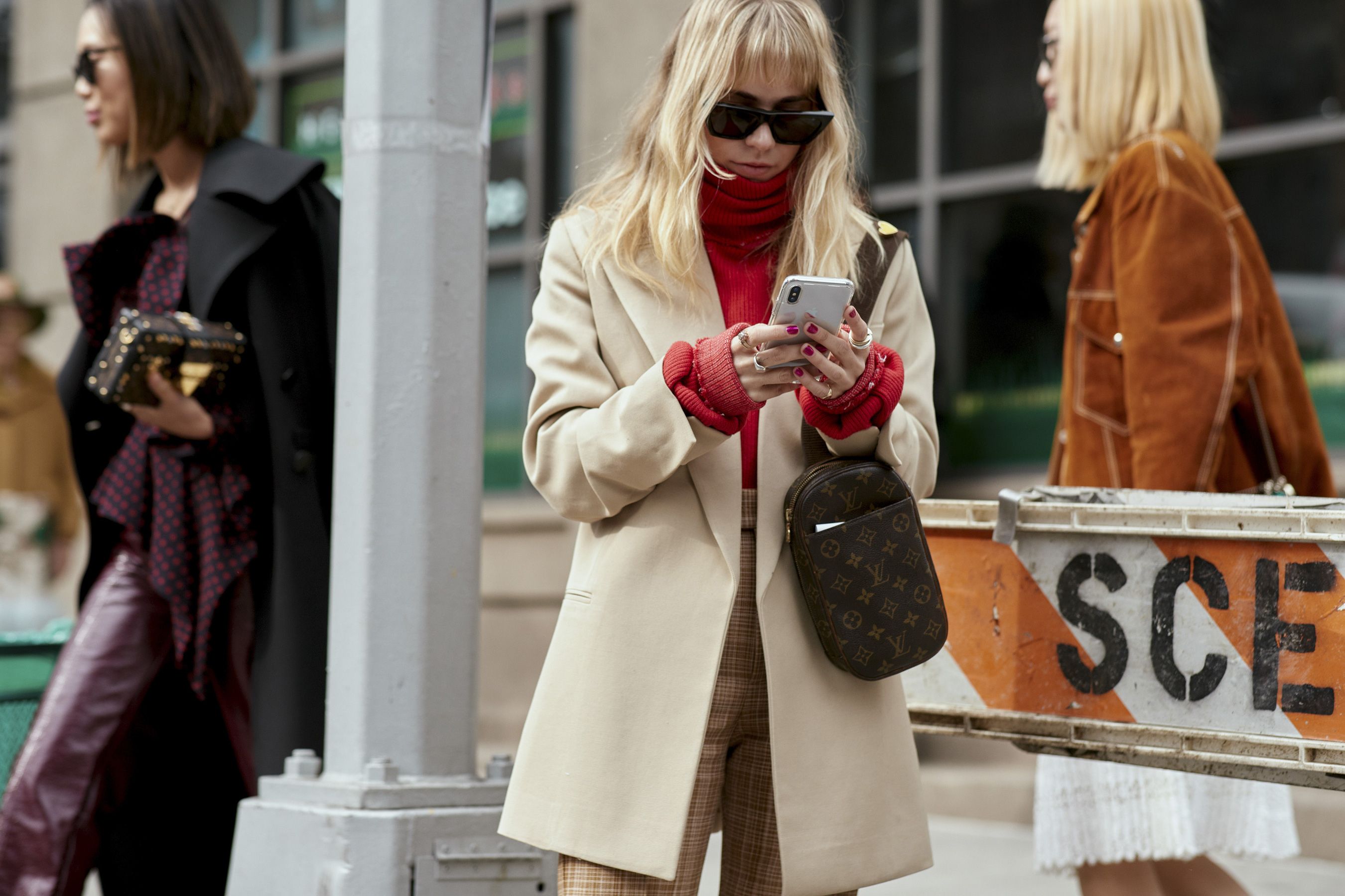 New York Fashion Week Street Style Fall 2018 Day 3 Cont.