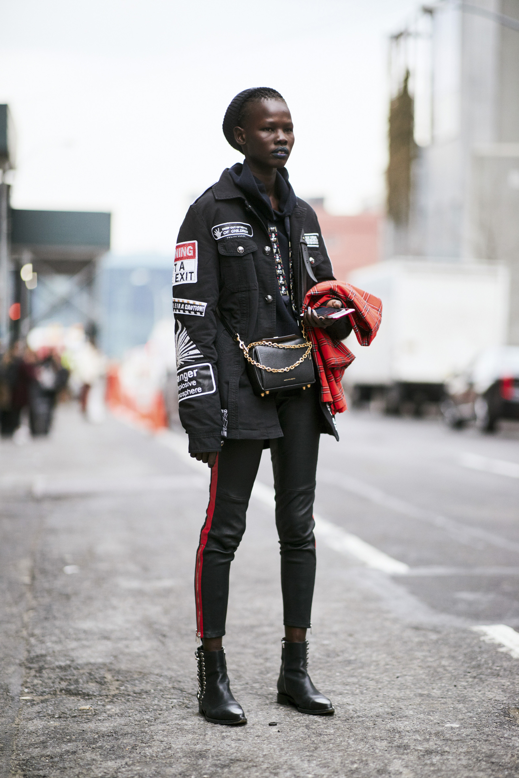 New York Fashion Week Street Style Fall 2018 Day 3 Cont.