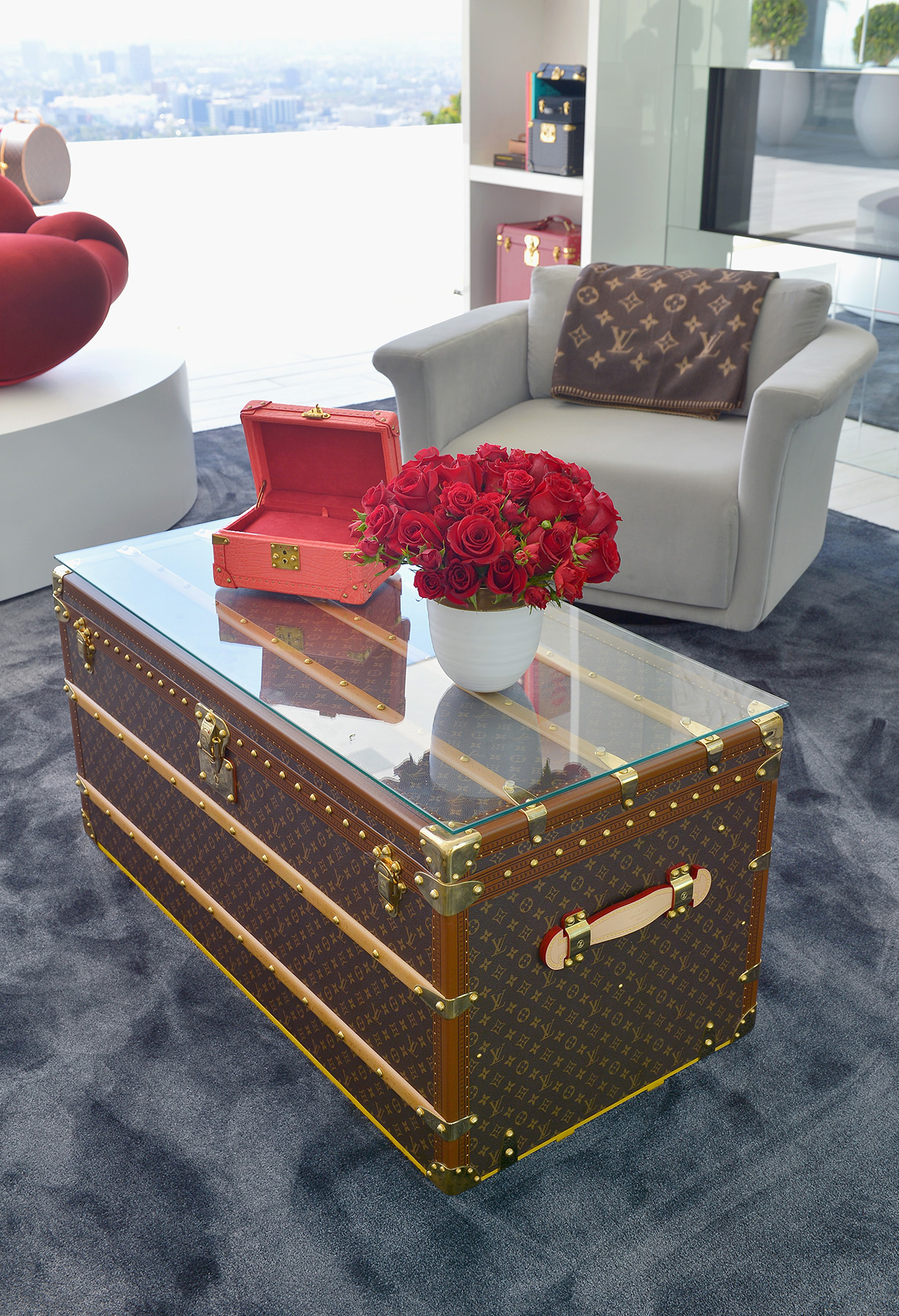 The Louis Vuitton Savoir-Faire Enchants Hollywood with Glam and  Craftsmanship