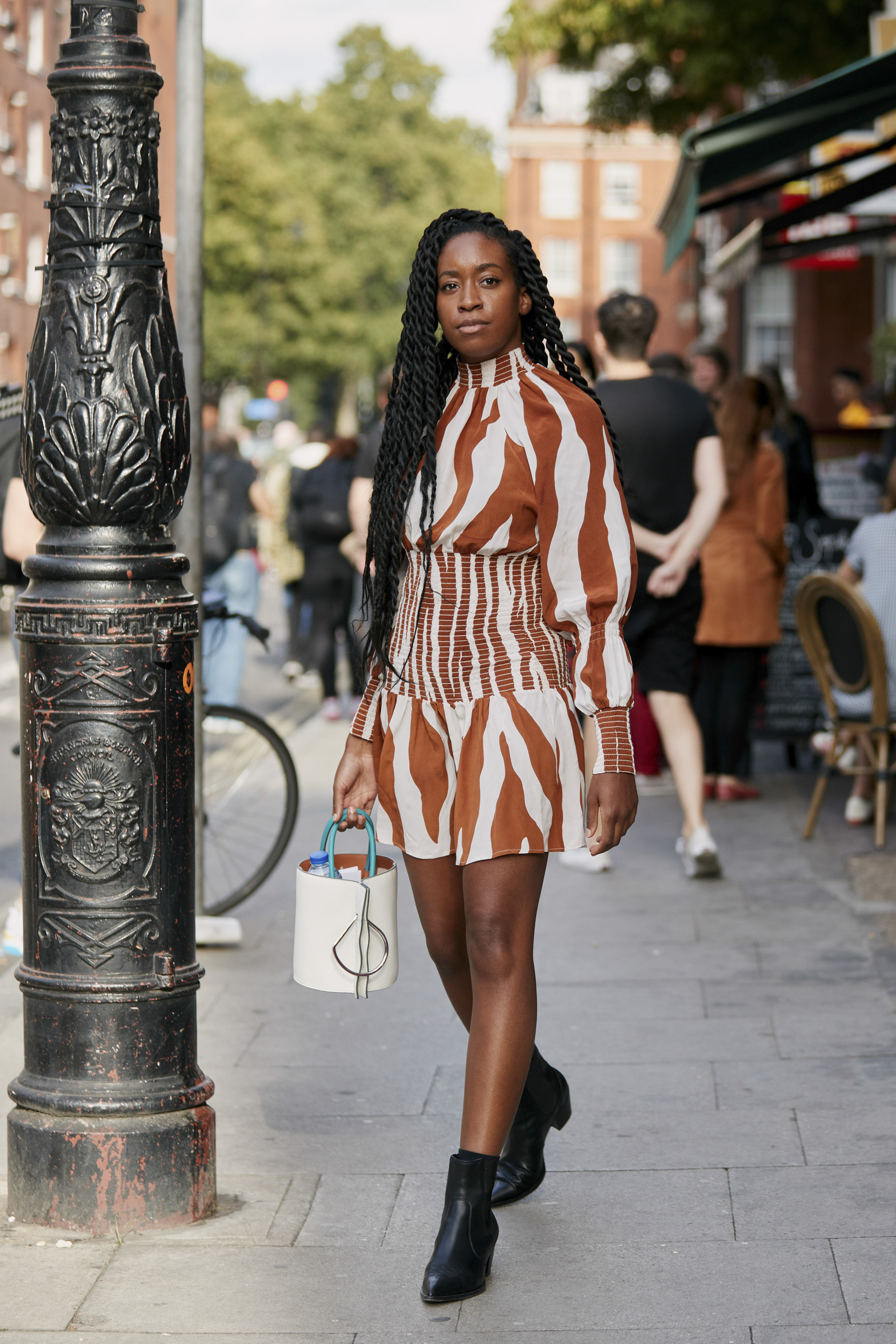 London Fashion Week Street Style Accessories Spring 2019 Day 2 - The ...