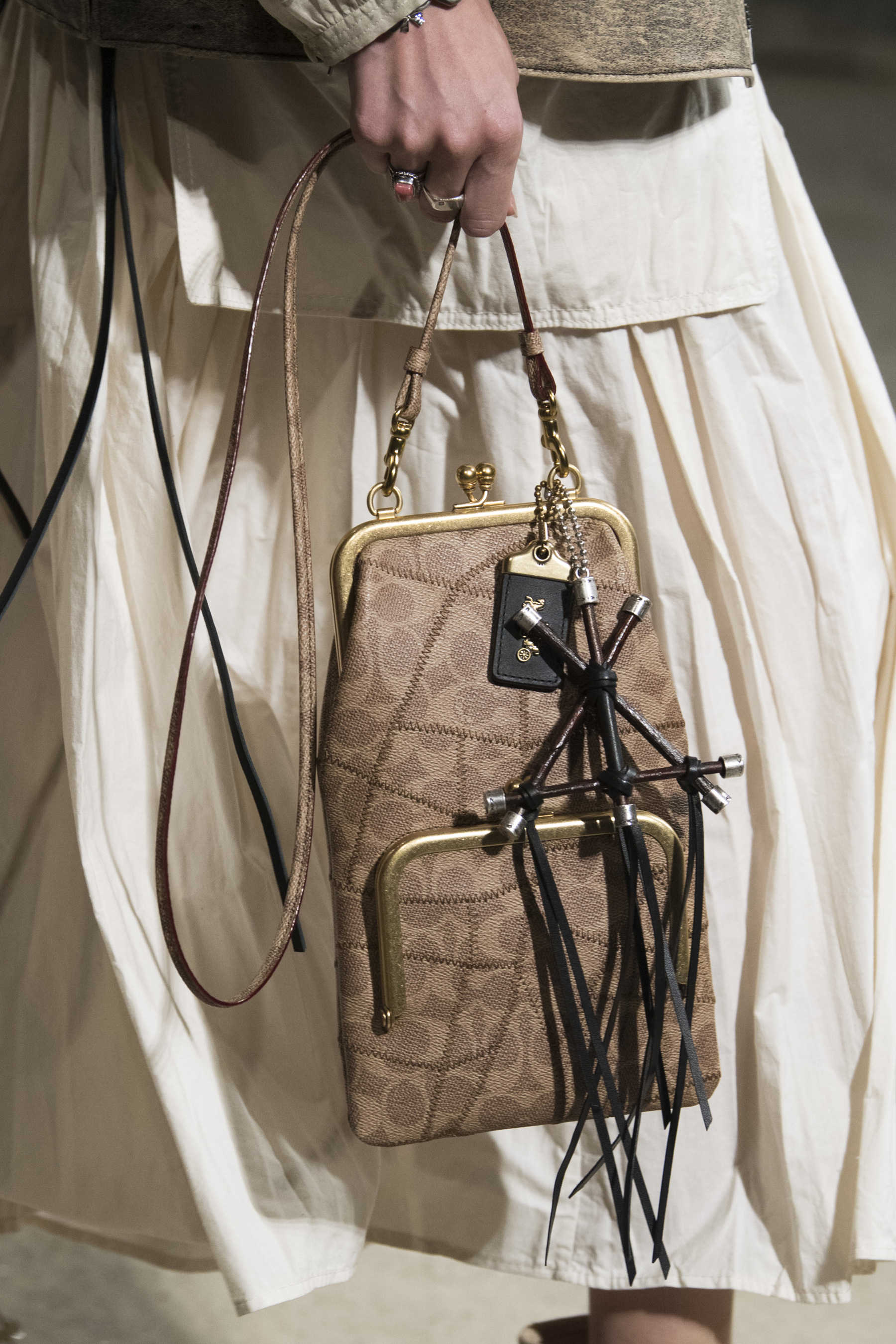 Chanel Spring 2022 Handbags | semashow.com