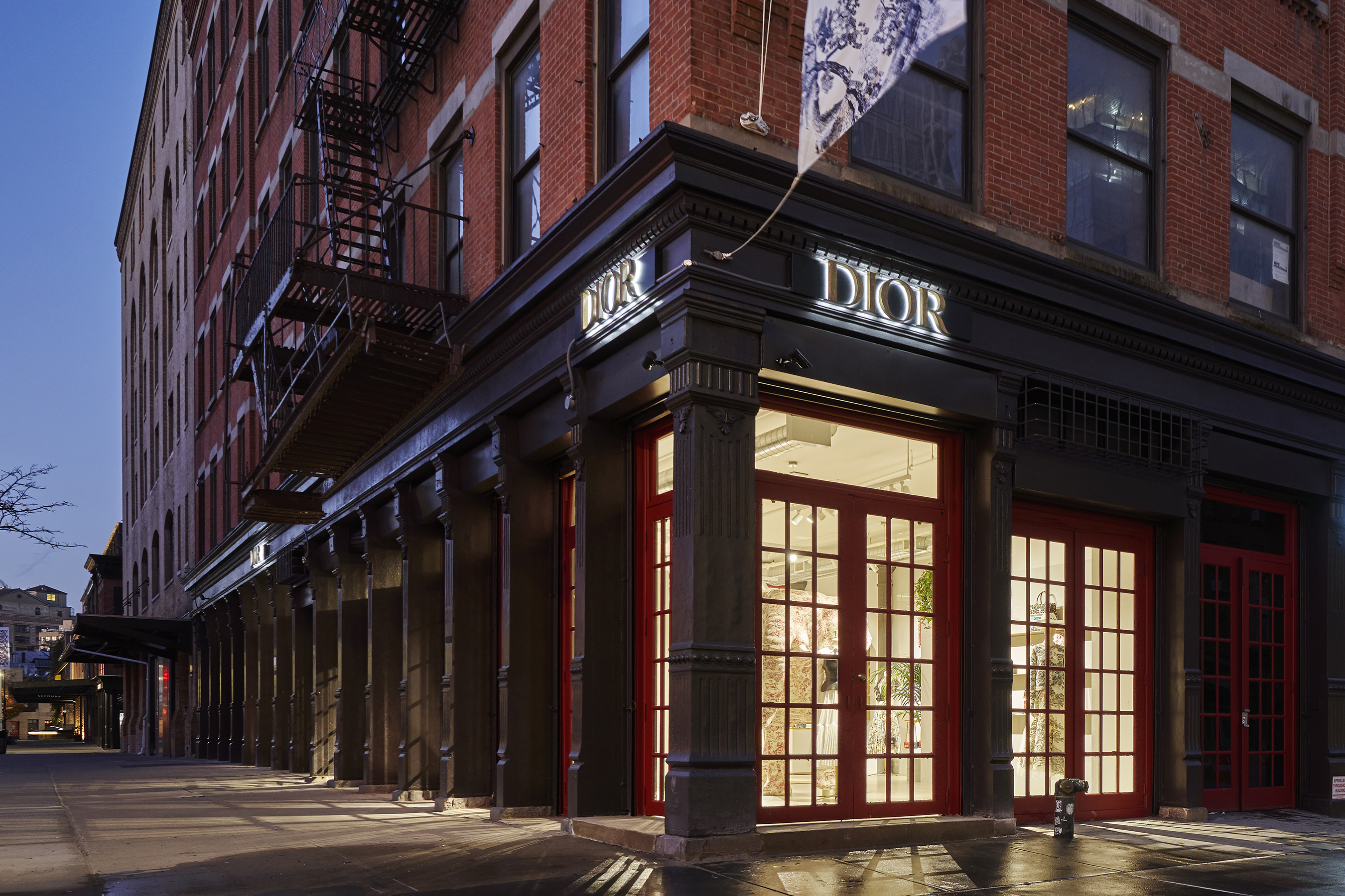 Dior Makes Big U.S. Statement With Meatpacking District Pop-up Store – WWD