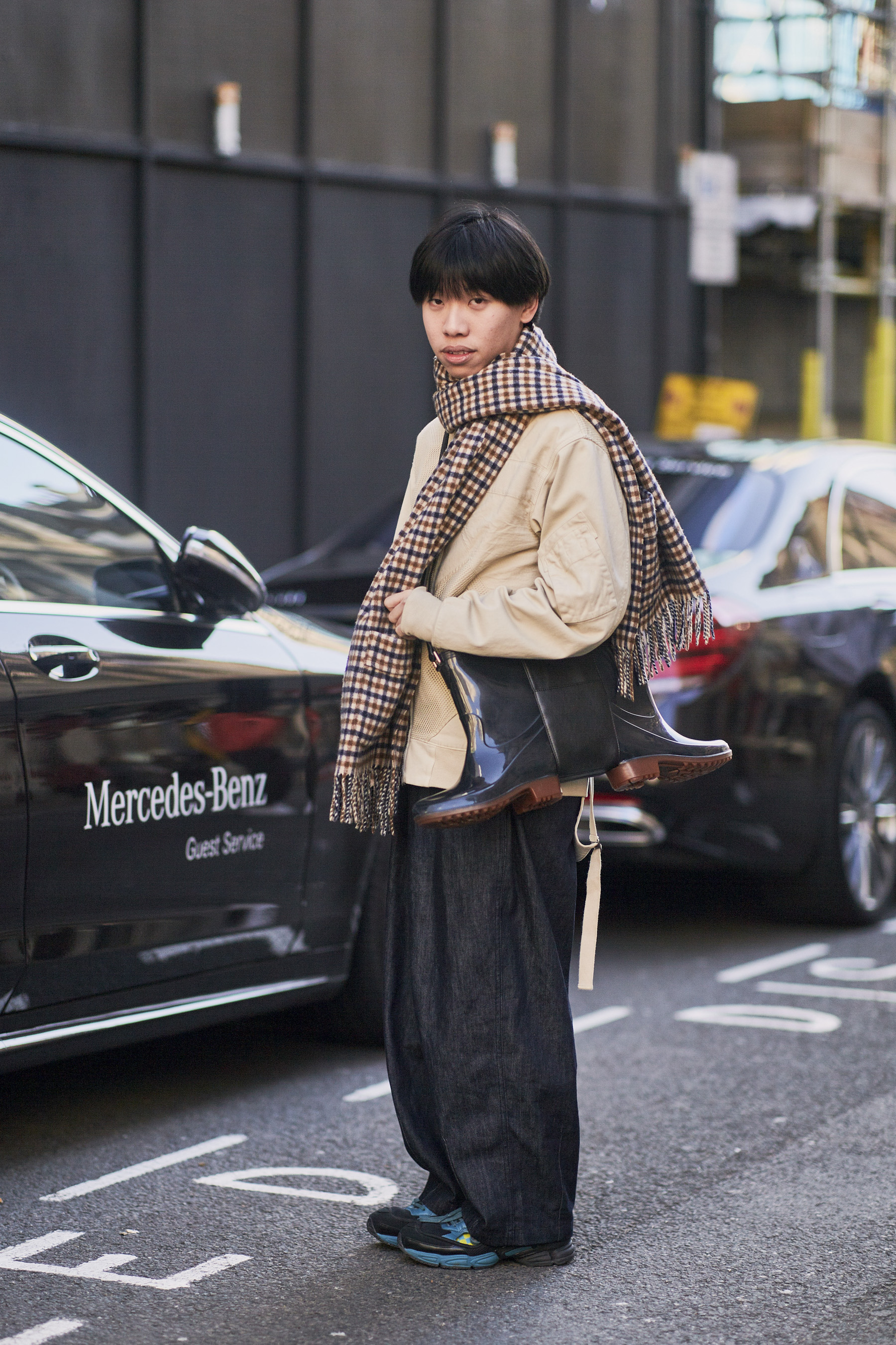 London Fashion Week Street Style Fall 2019 Day 1 Accessories | The ...