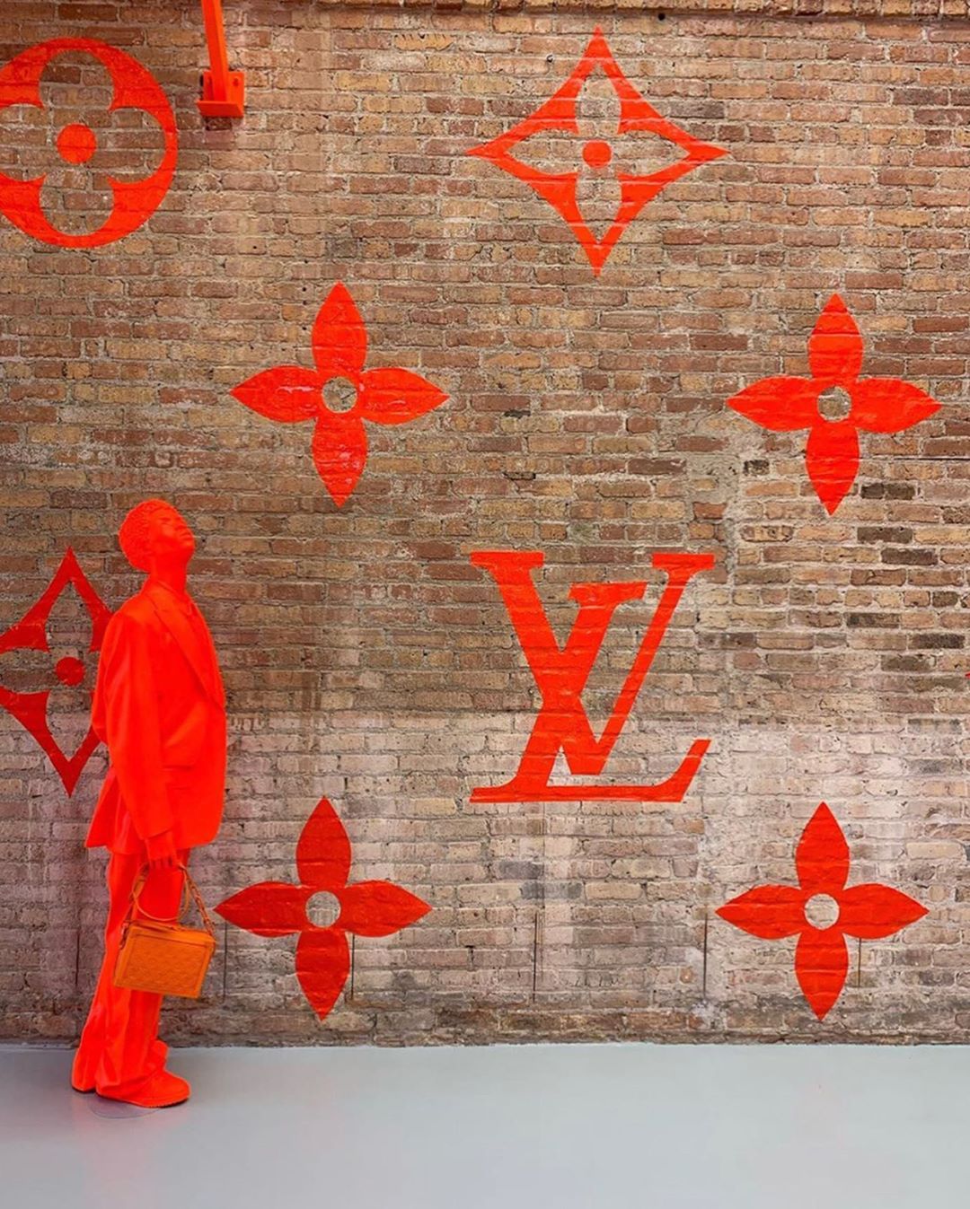 virgil abloh louis vuitton orange pop up chicago west loop — bows & sequins