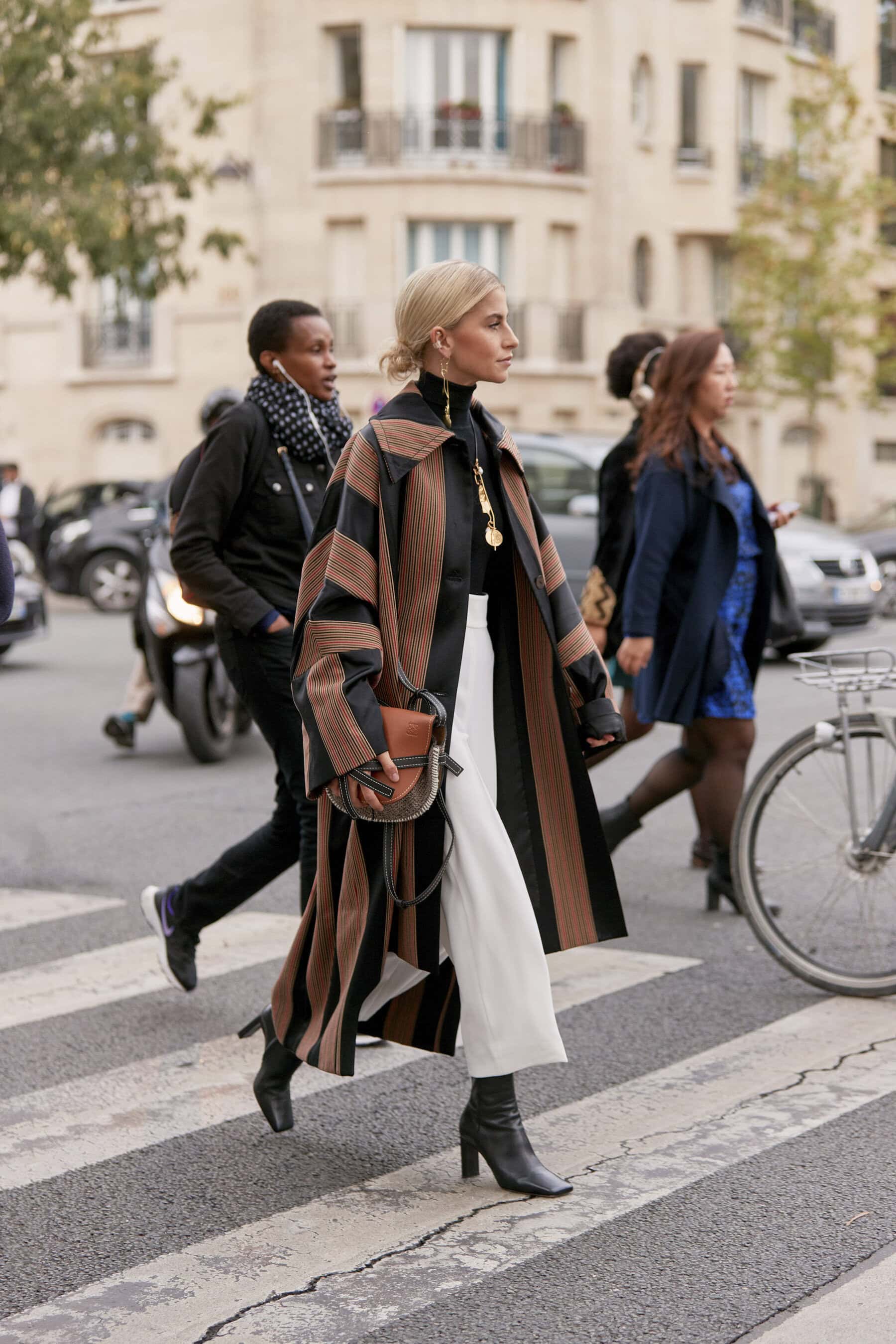 Paris Street Style Spring 2020 Day