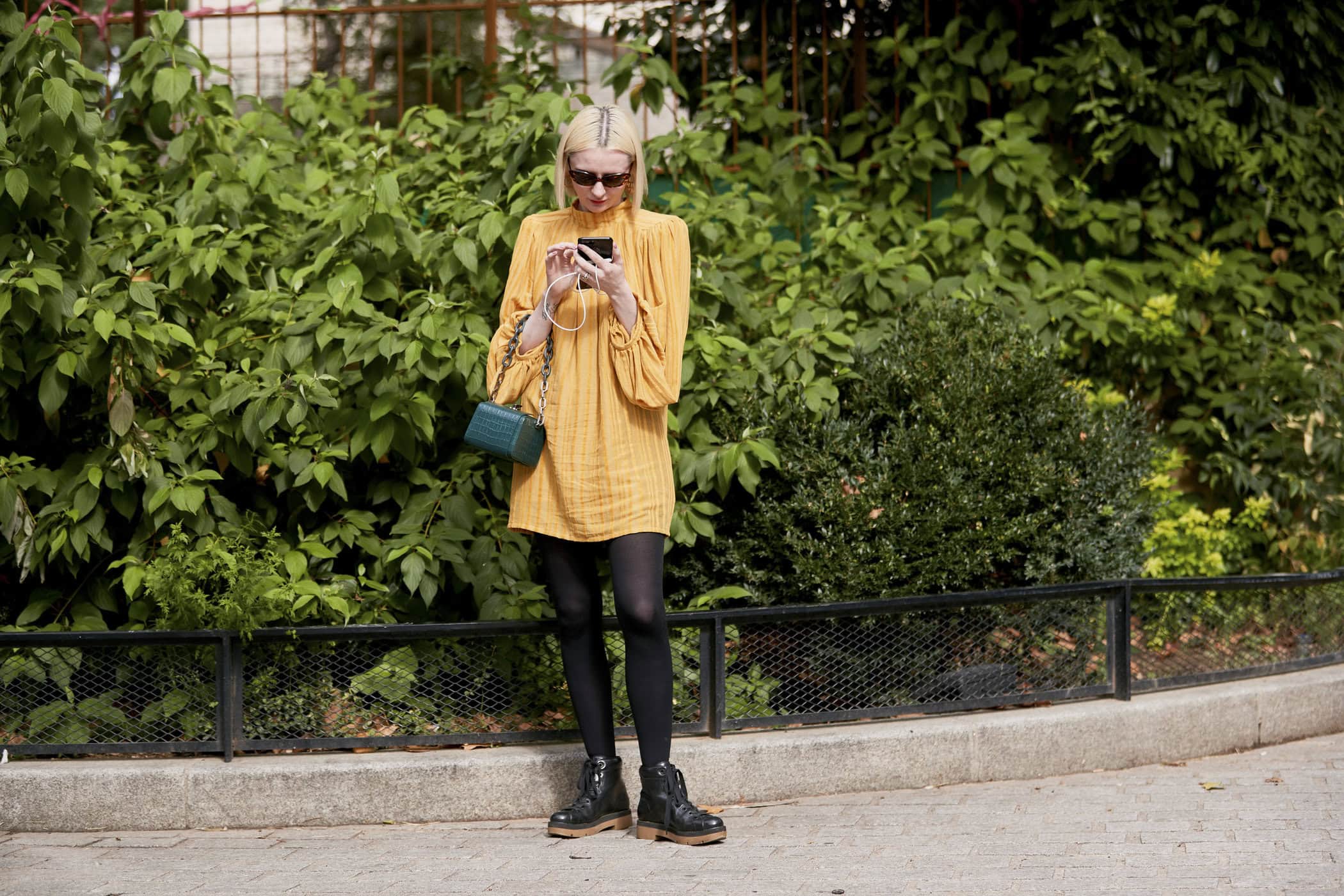 Paris Street Style Spring 2020 Day