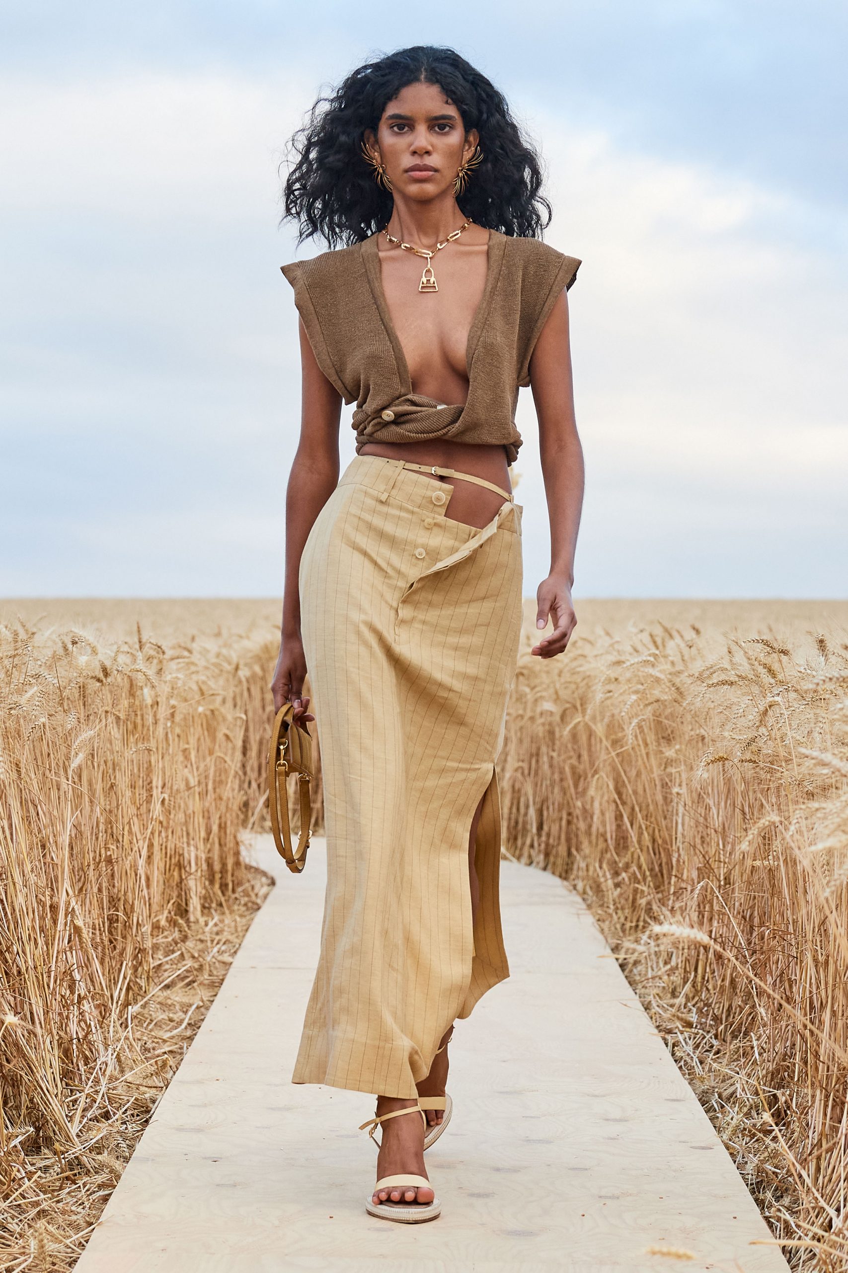 Jacquemus to Hold Physical Runway Show for Spring 2021 Collection - FASHION  Magazine