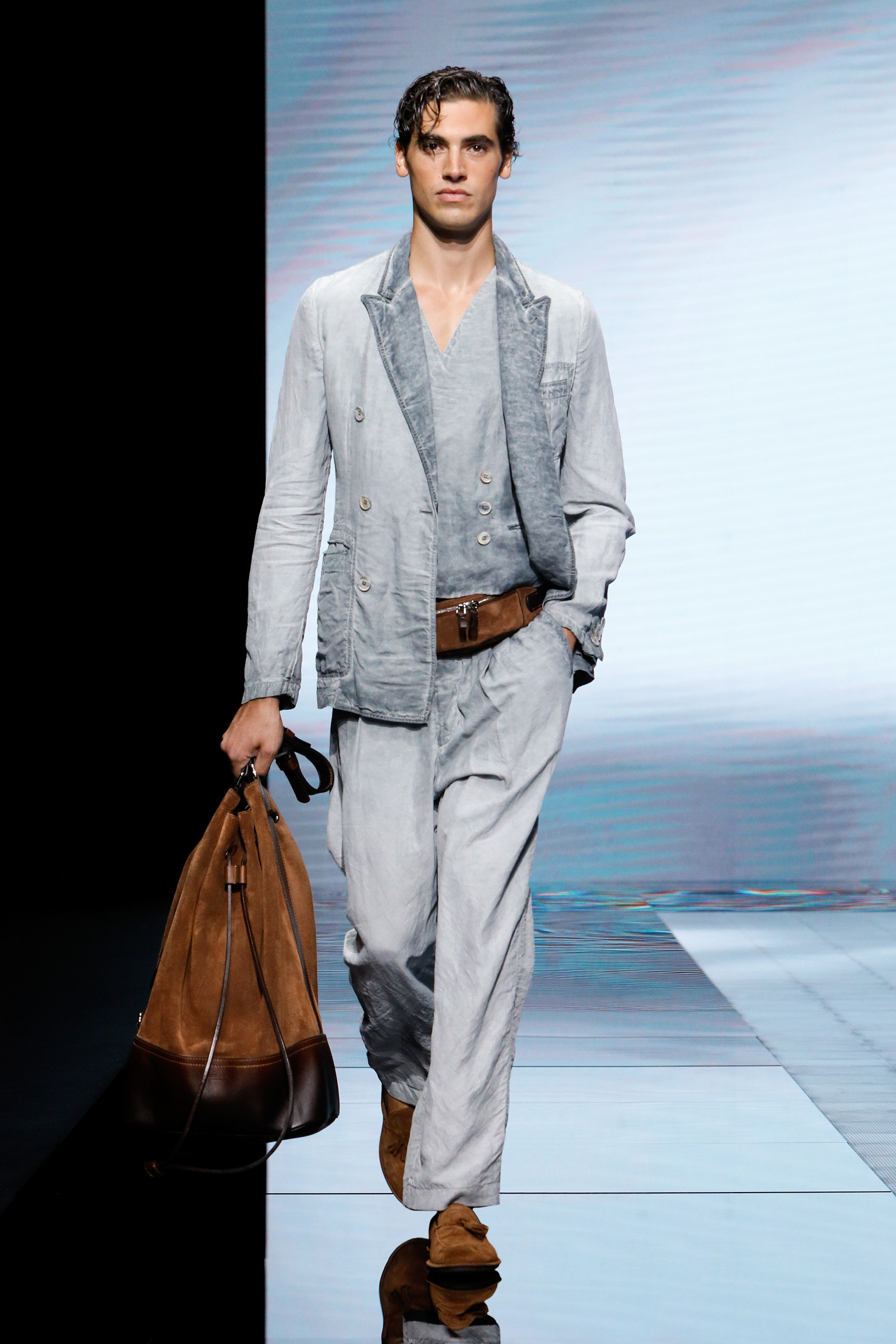 Giorgio Armani Spring 2021 Fashion Show 