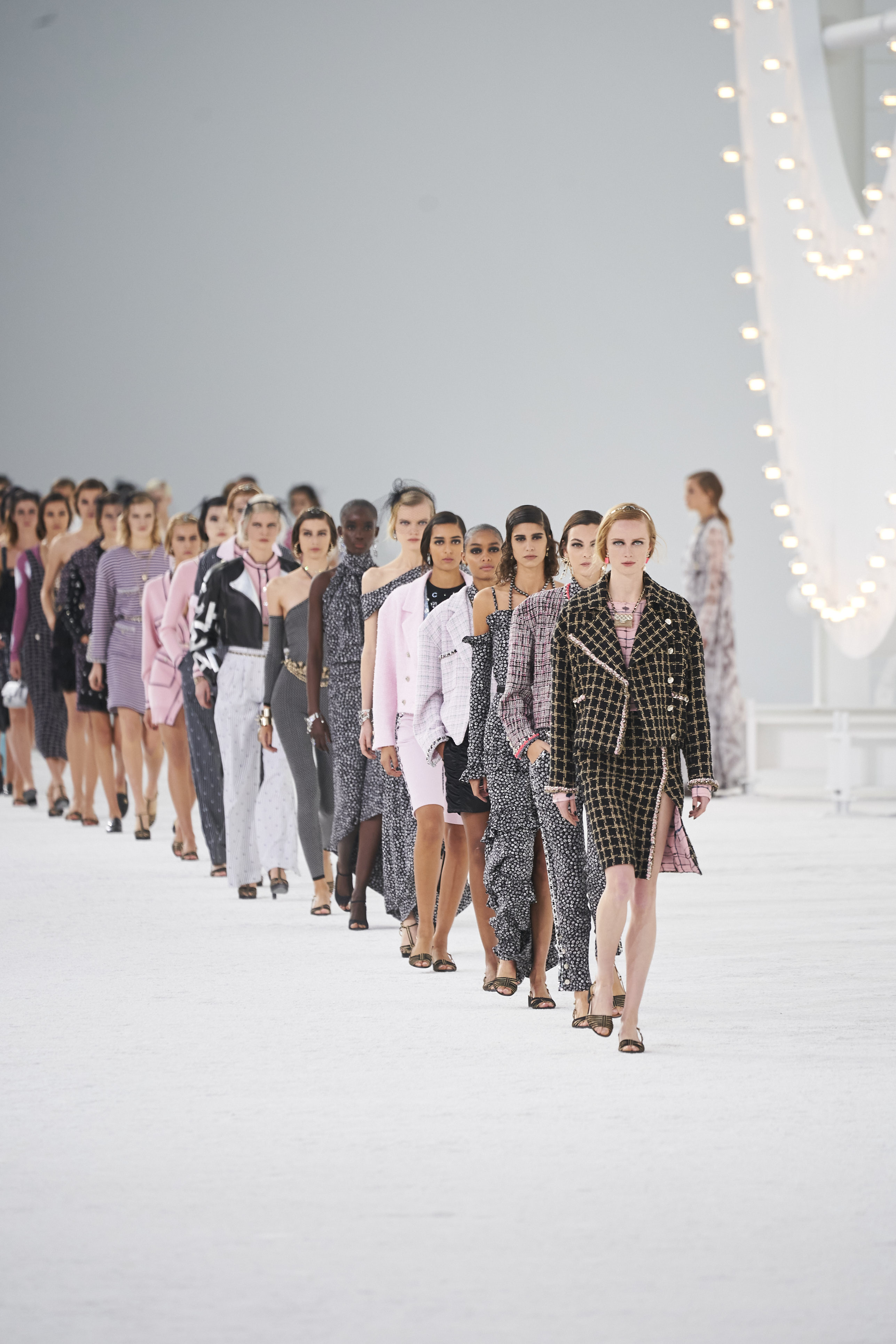 Review of Chanel Spring 2021 Fashion Show