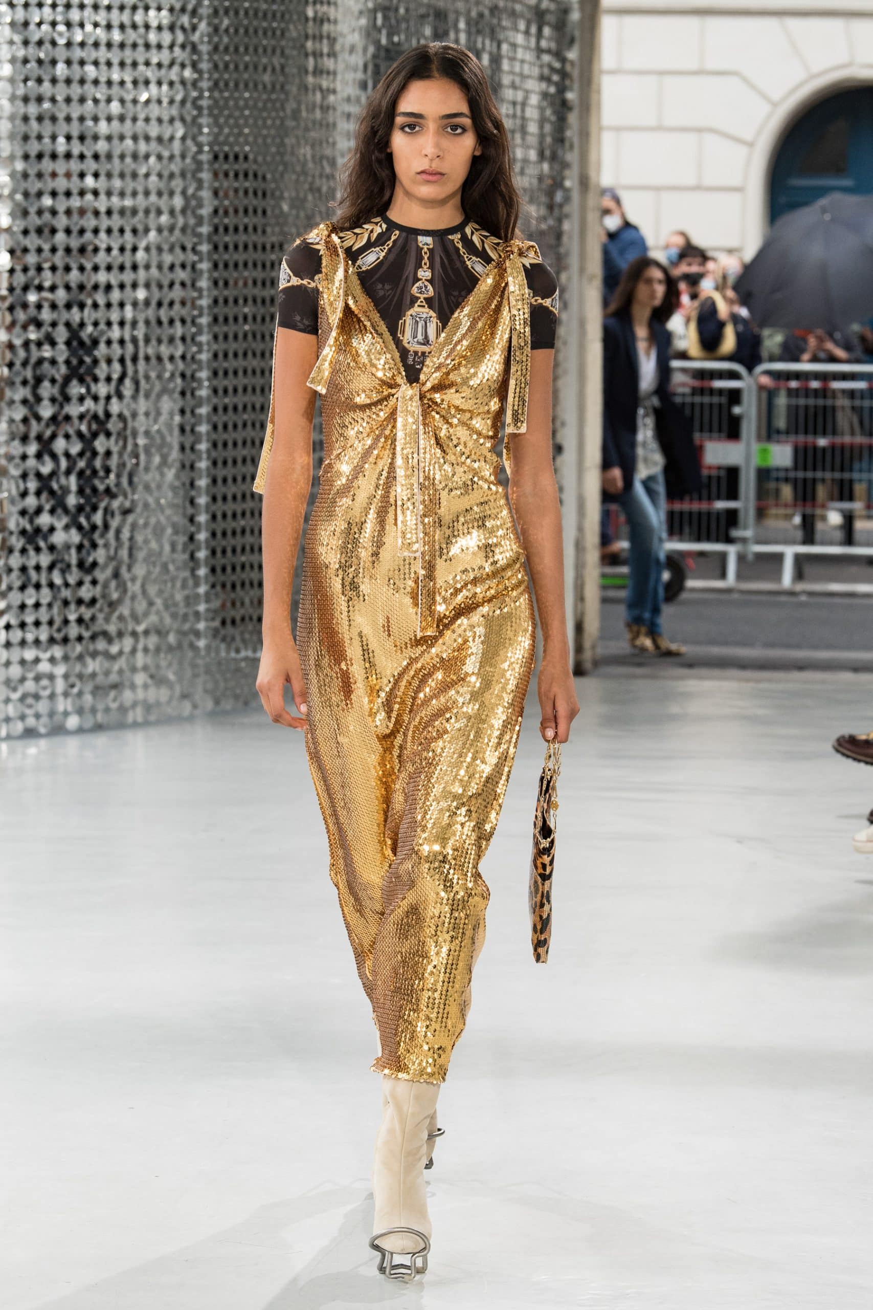 【4万円】paco rabanne Paris リボンデザイン高級ジャケット Review of Day 7 of Paris spring 2021 Fashion Shows | The Impression