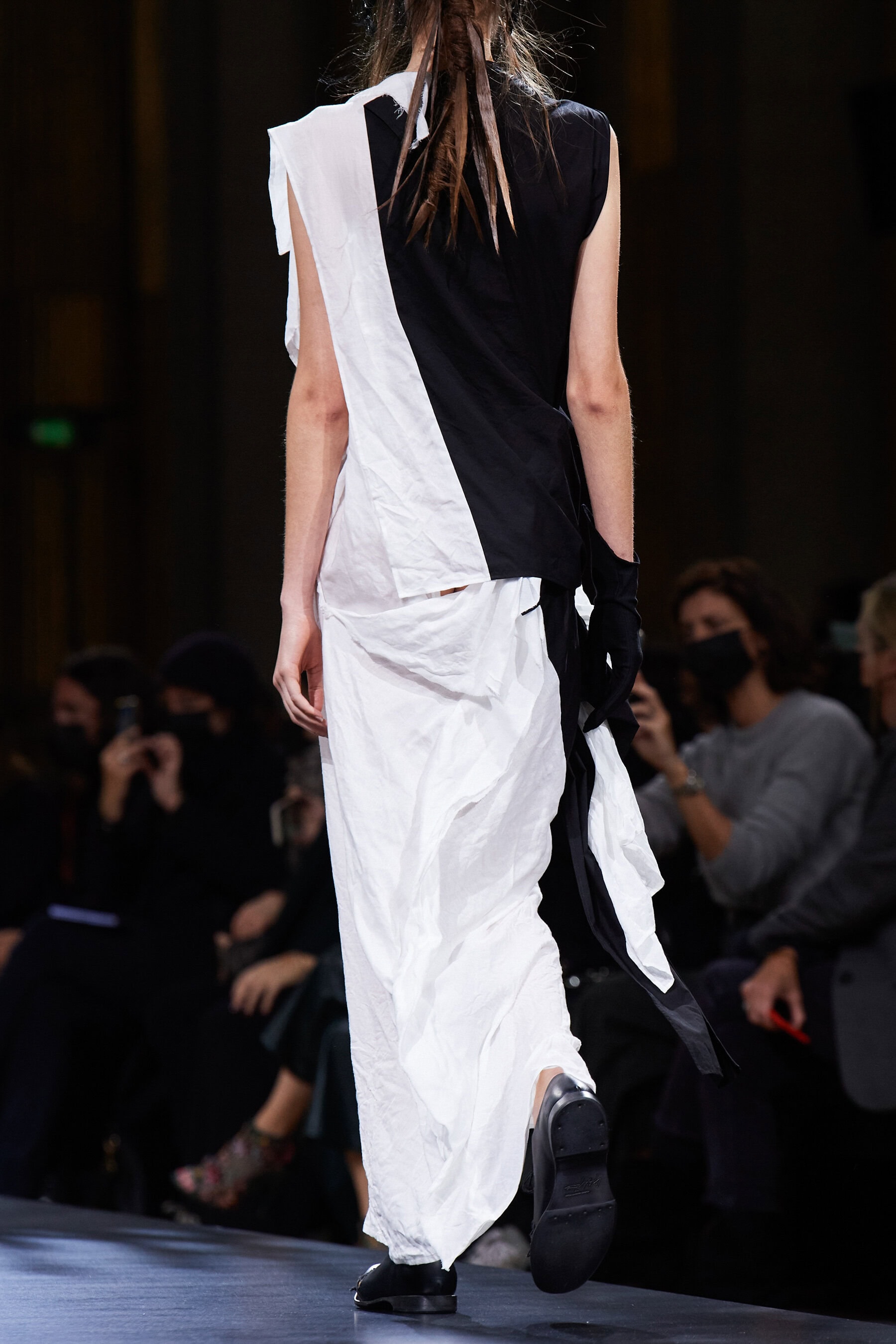 Yohji Yamamoto Spring 2021 Fashion Show Details