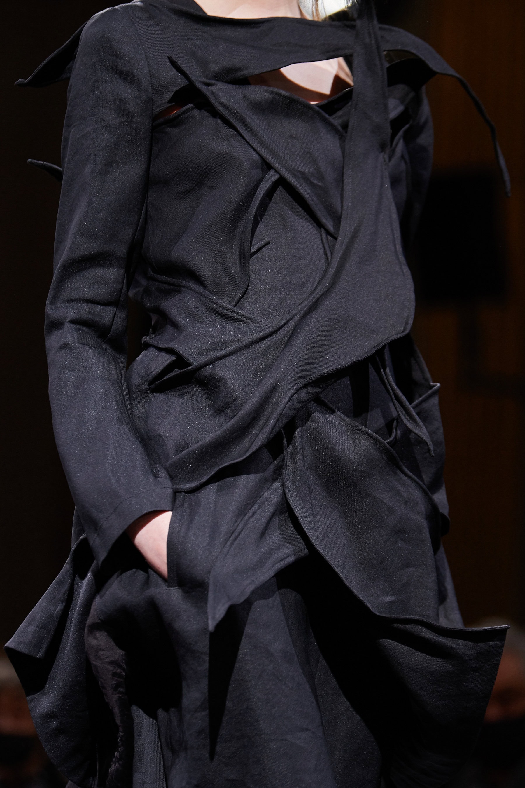 Yohji Yamamoto Spring 2021 Fashion Show Details