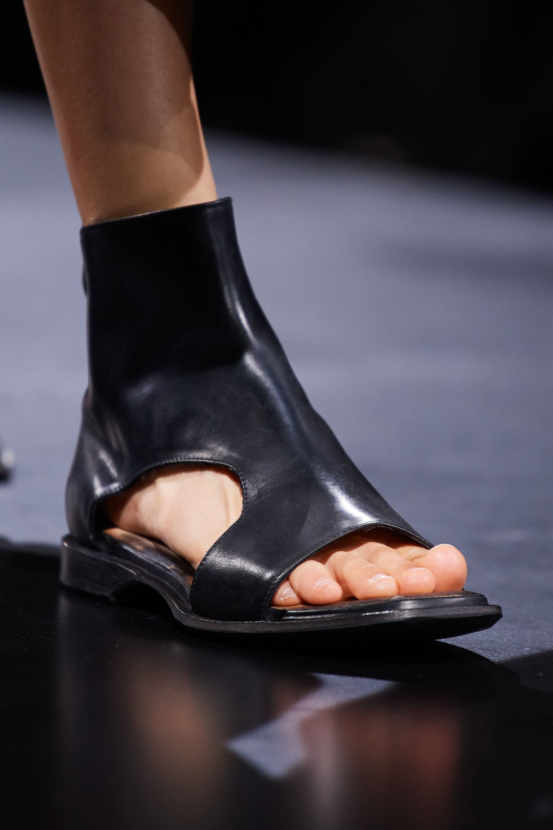 Yohji Yamamoto Spring 2021 Fashion Show Details