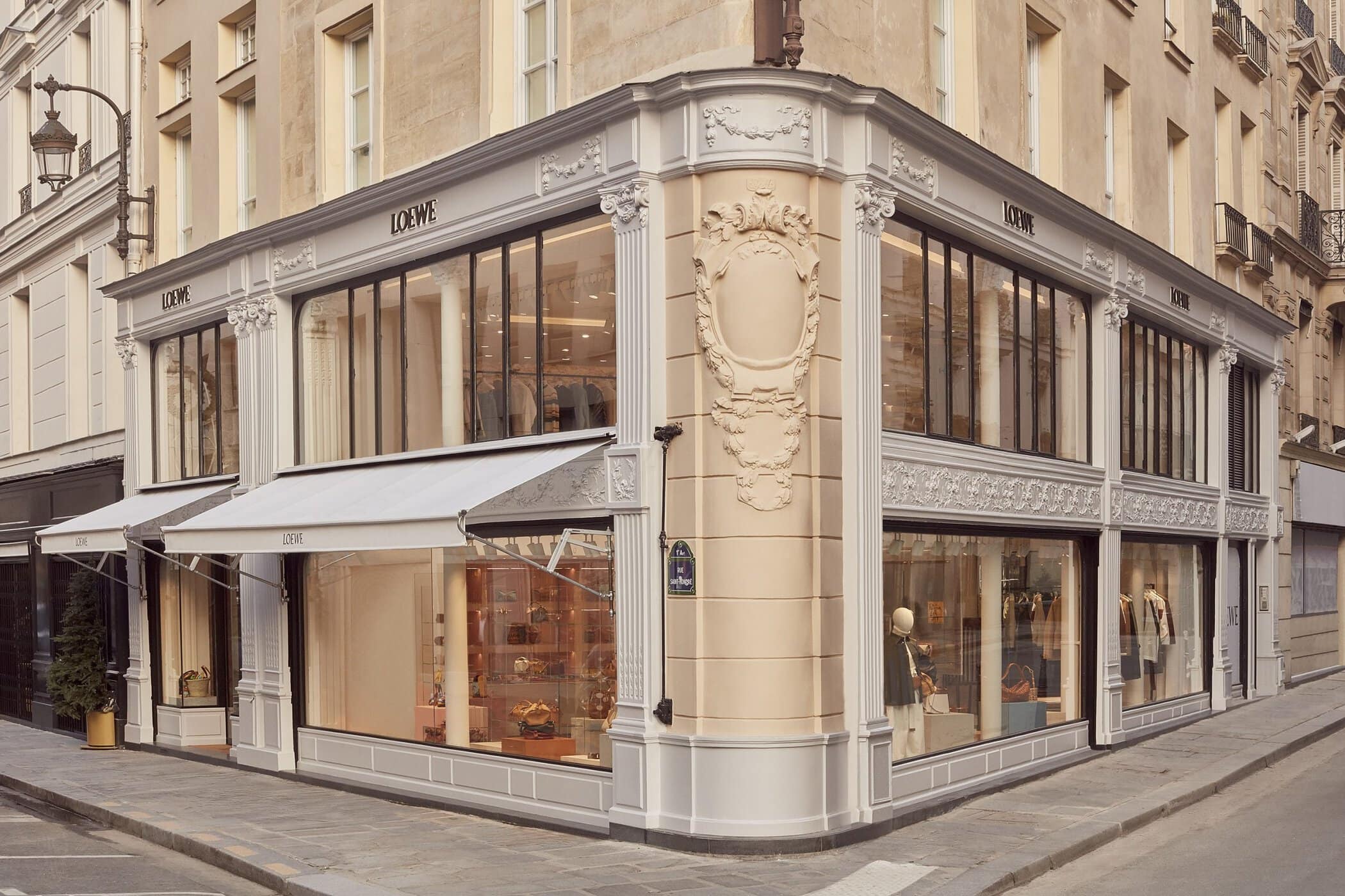 loewe-opens-new-doors-on-rue-saint-honor-the-impression