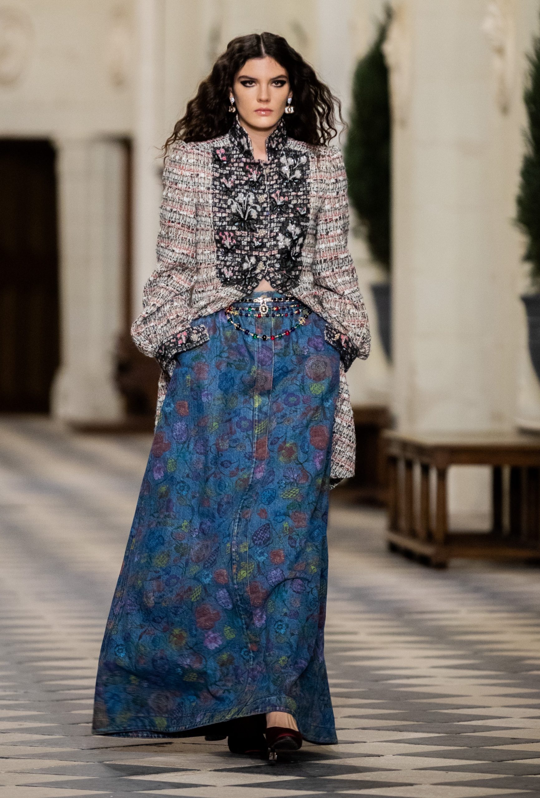 Chanel 'Le Château des Dames’ Métiers d’art 2020/21 Fashion Show | The ...
