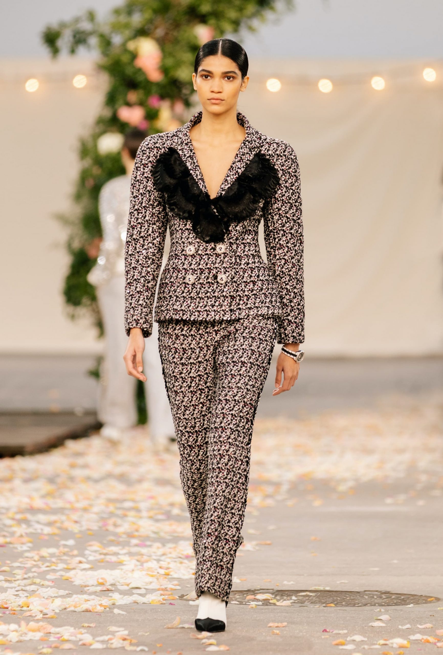Chanel Spring 2021 Haute Couture Fashion Show Review
