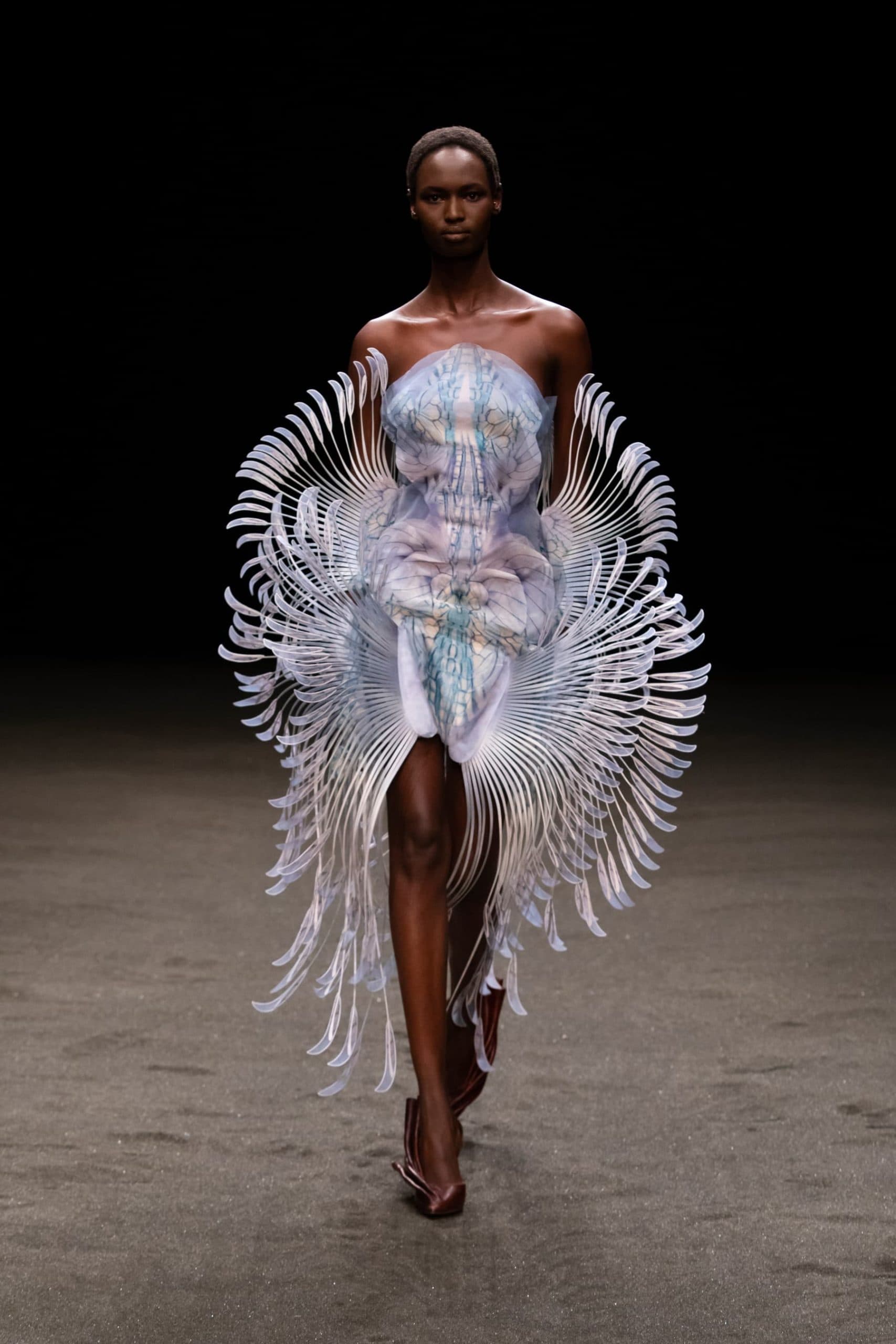 Review of Iris Van Herpen, Schiaparelli, Julie de Libran, Giambattista  Valli Spring 2021 Haute Couture Fashion Shows