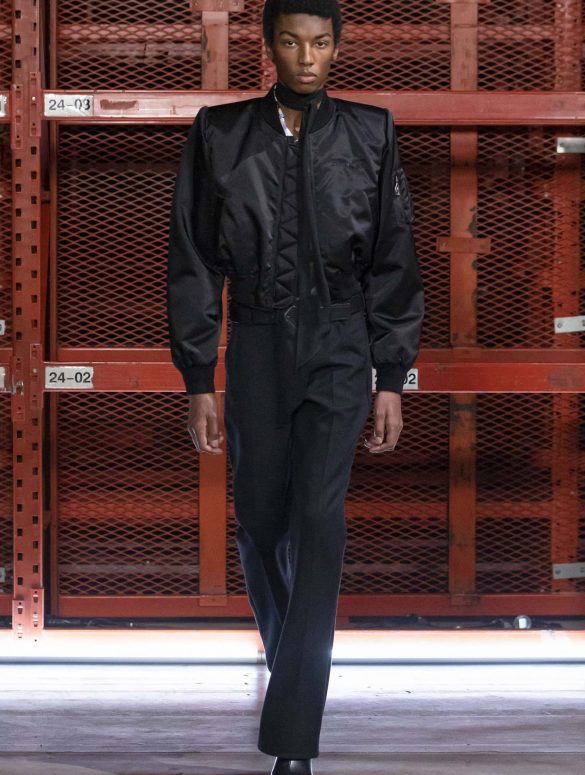 Would You Wear an Off-White Suit? Virgil Abloh Expands Into Tailoring for  Fall 2018
