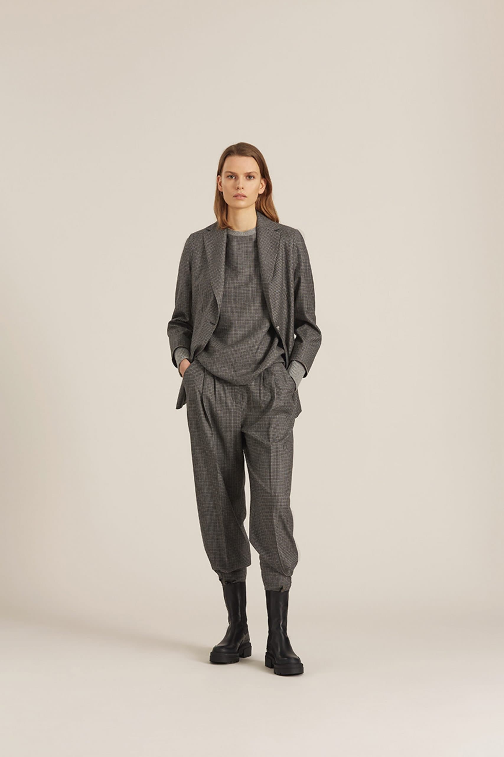 [FABIANA FILIPPI] ビスコースボディ Fabiana Filippi Vネック ボディスーツ | ブラック | FARFETCH JP