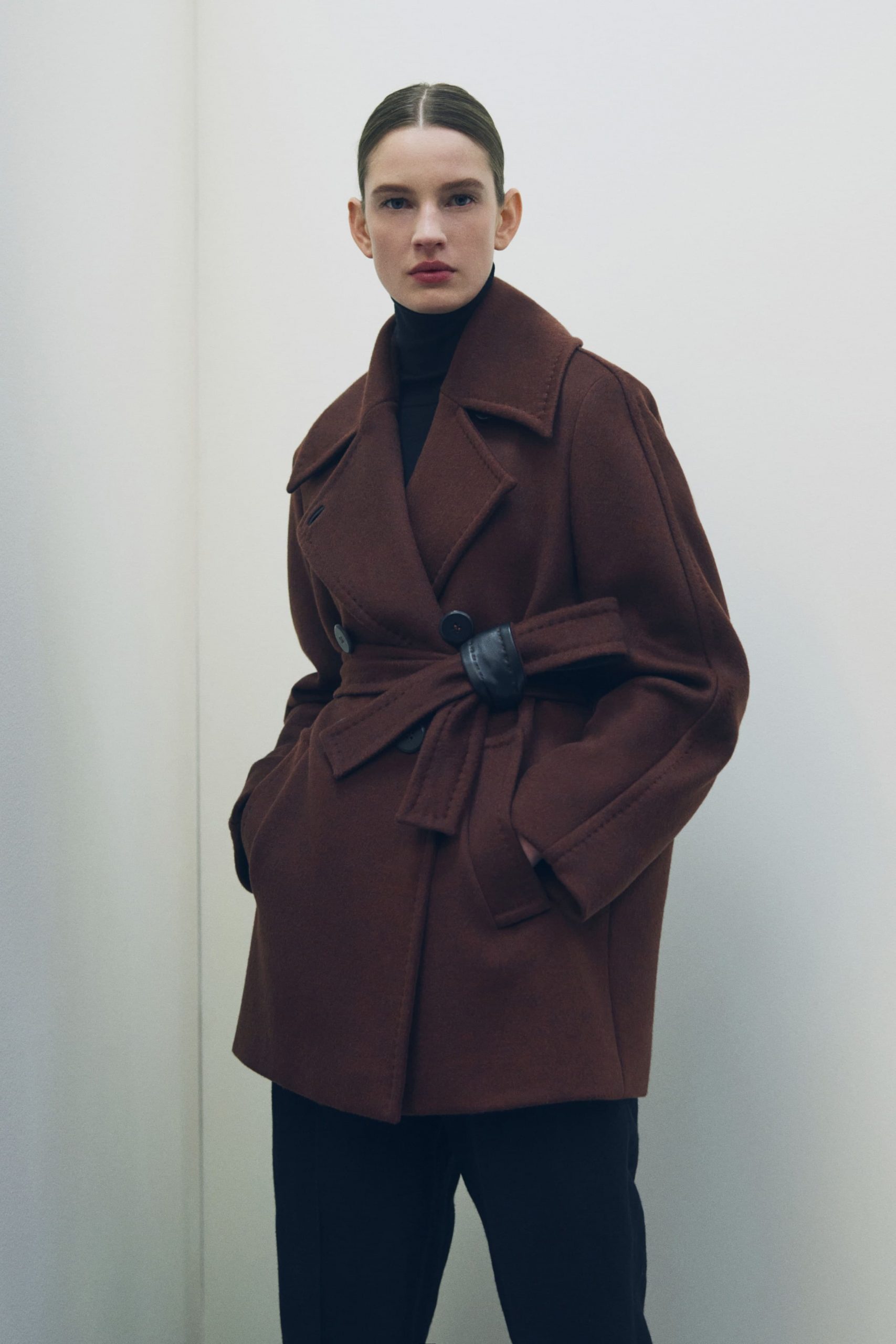 Max Mara Atelier Fall 2021 Fashion Show | The Impression