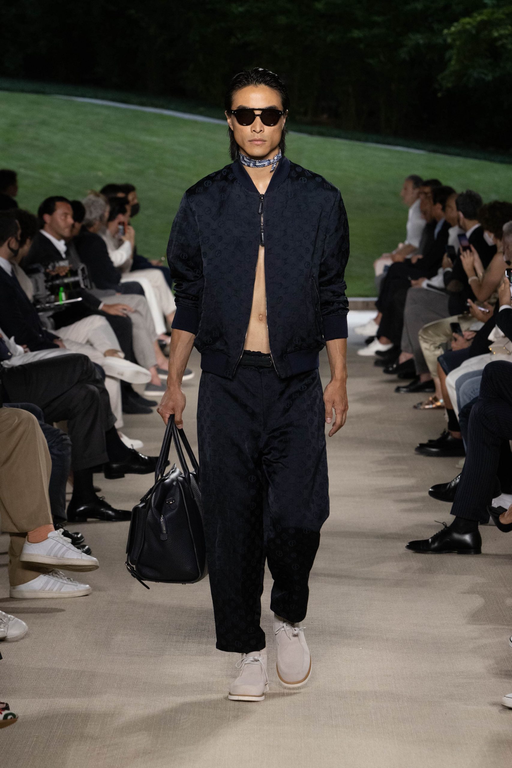 Giorgio Armani Spring 2022 Men's Fashion Show | The Impression