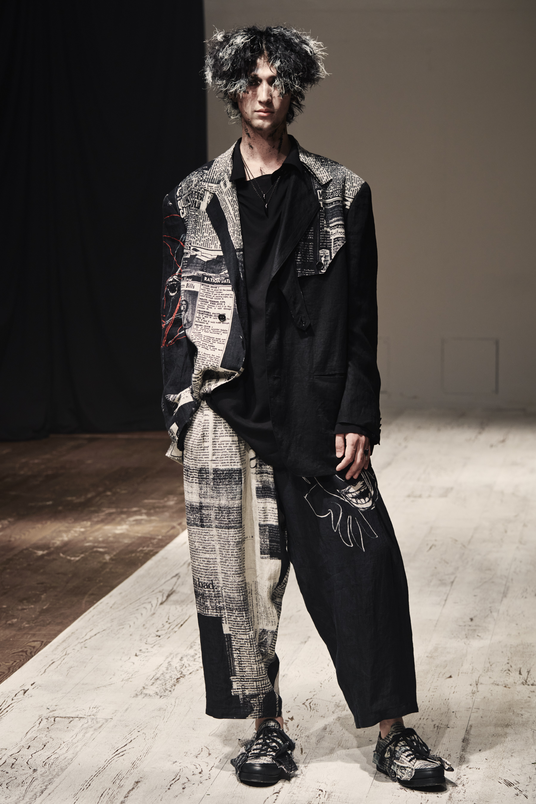 Yohji Yamamoto Spring 2022 Men's Fashion Show | The Impression