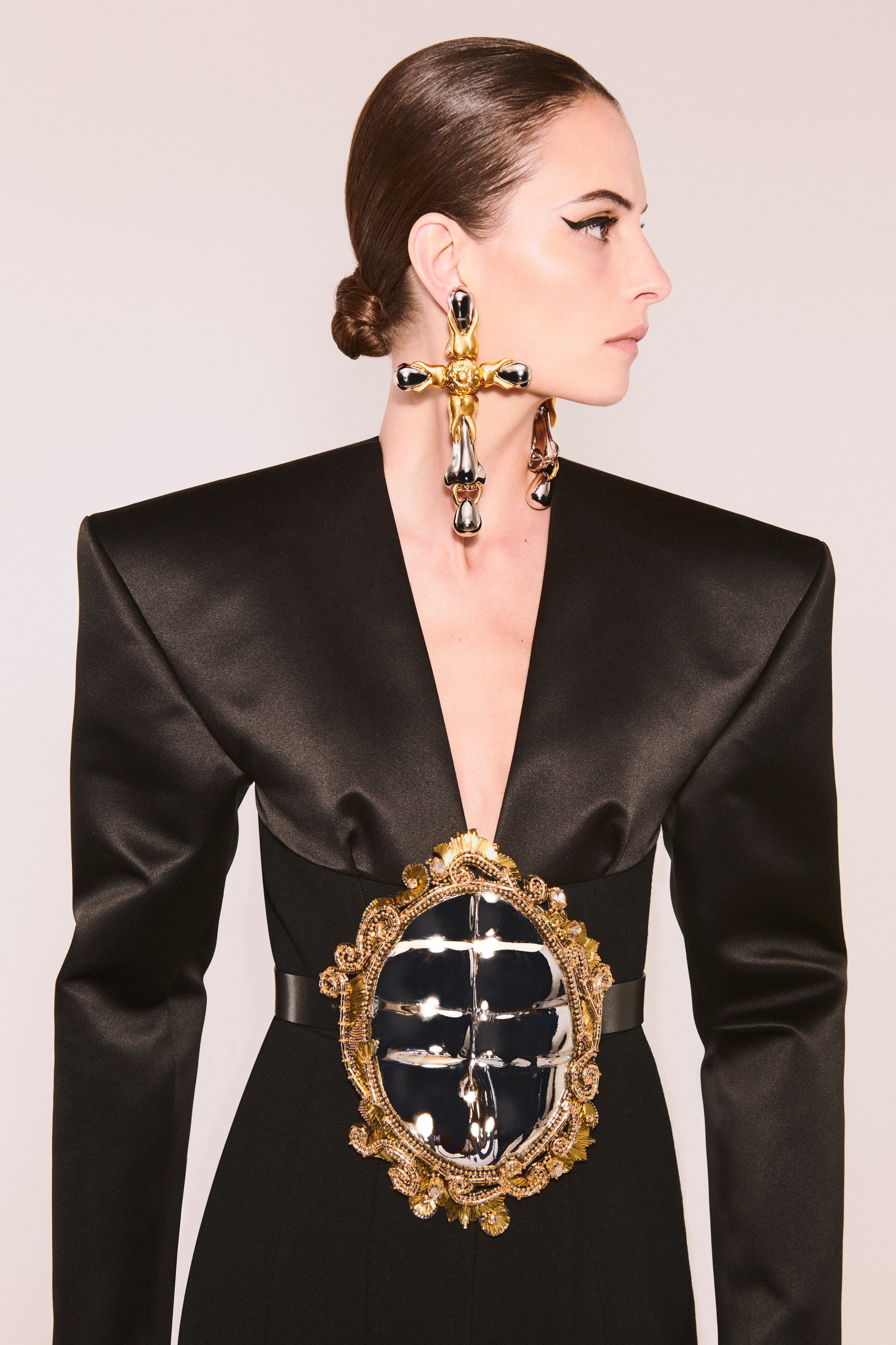 Schiaparelli Fall 2021 Couture  Fashion Show