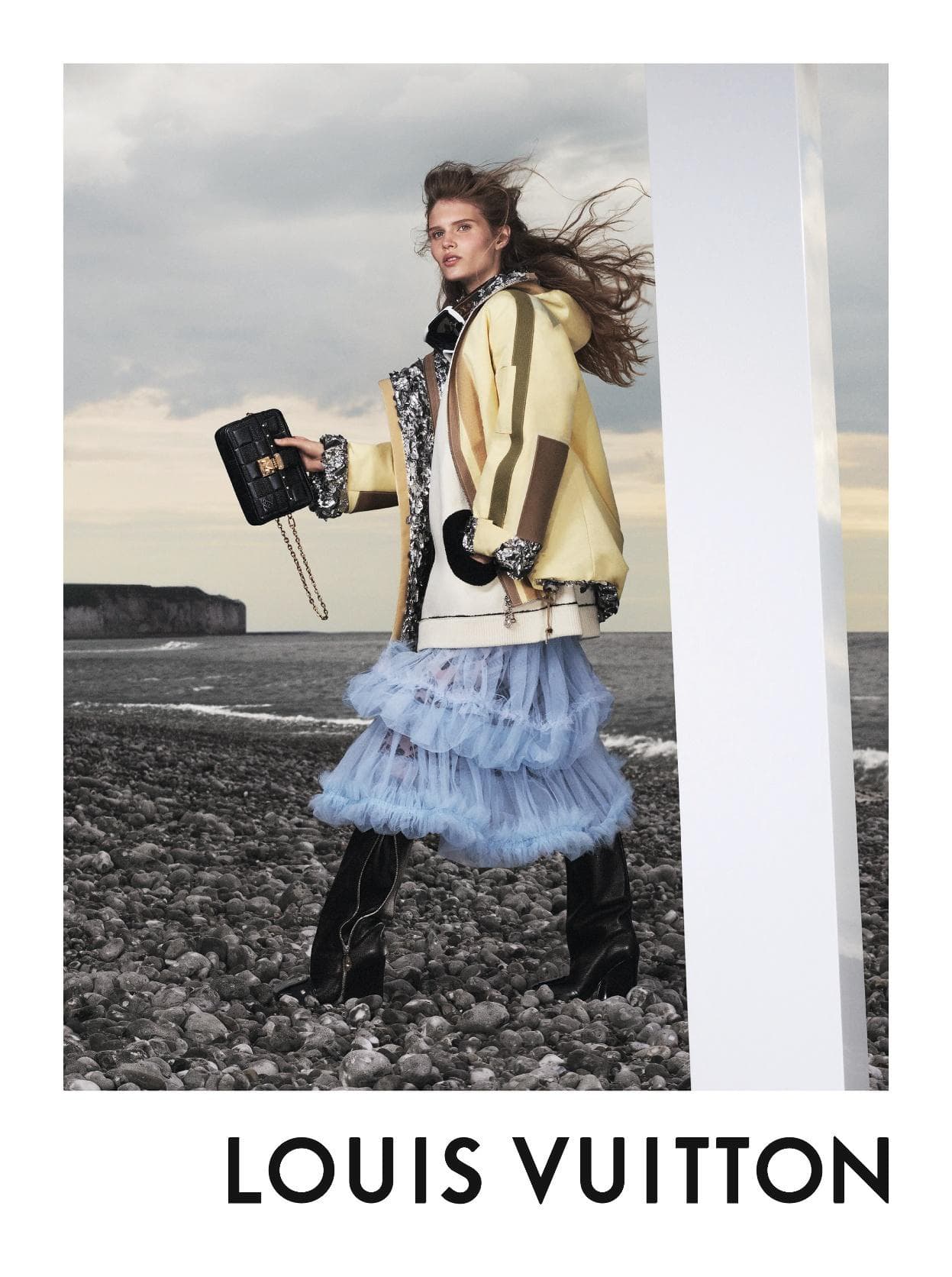 The article: Louis Vuitton presents its new brand campaign