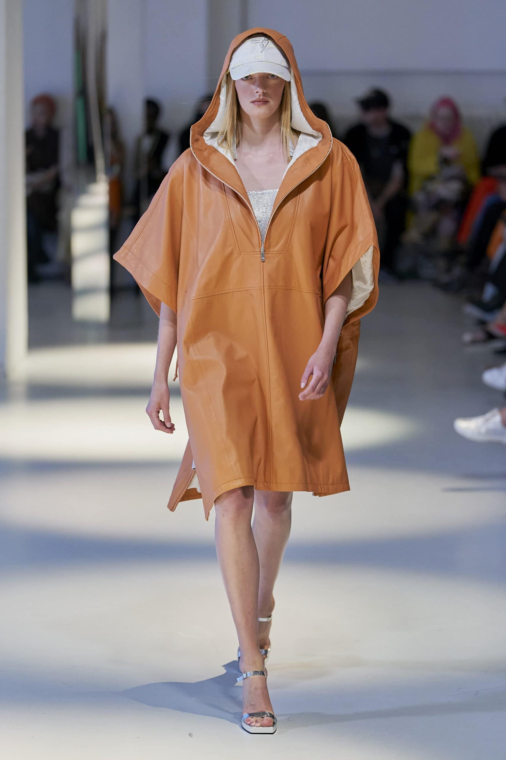 remain spring  fashion show  impression