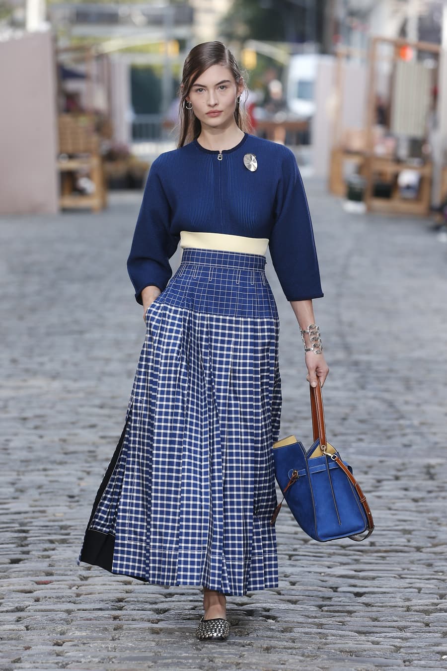 Tory Burch Spring 2022 Lookbook at SHOPBOP - NAWO