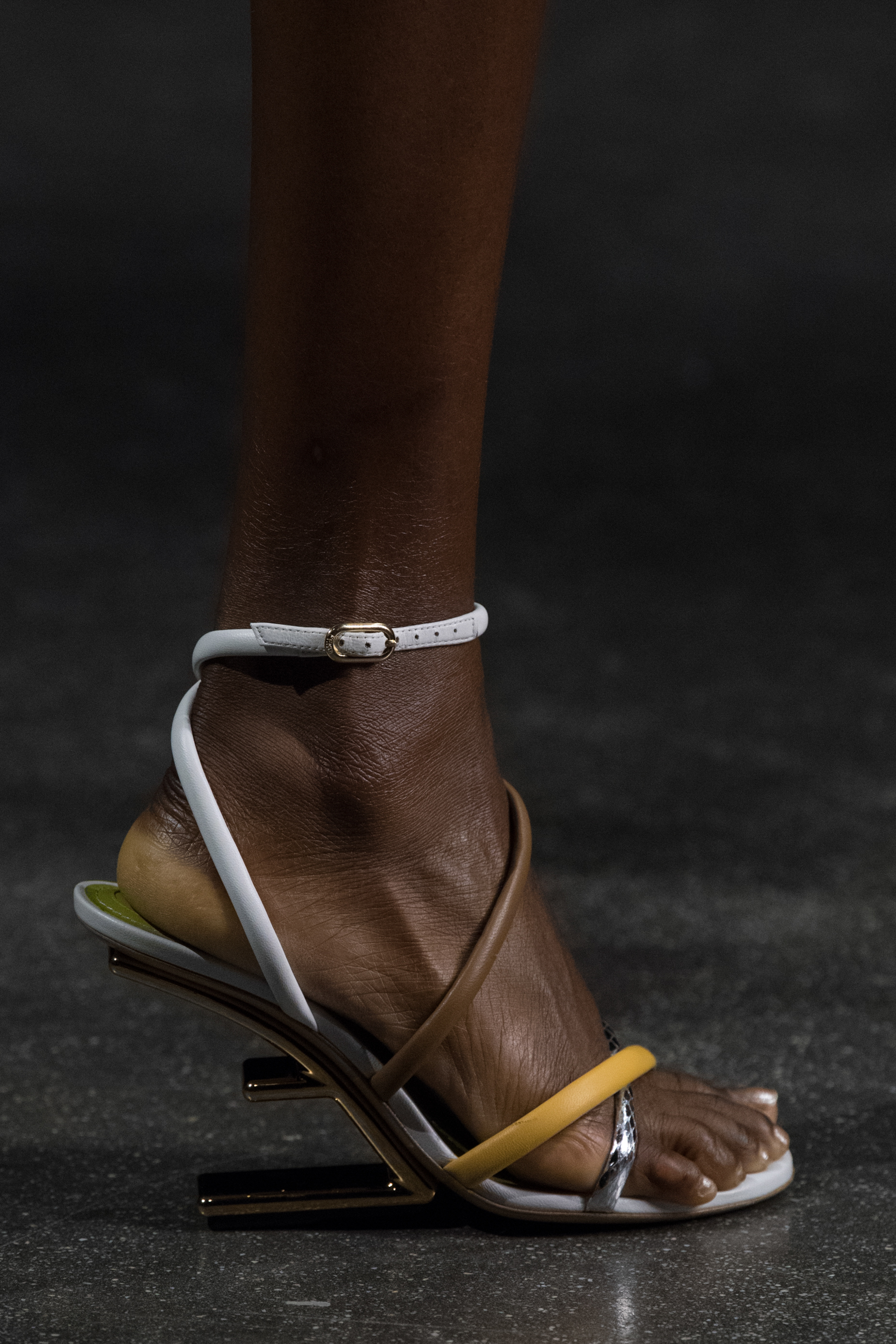 Fendi Spring 2022 Details Fashion Show