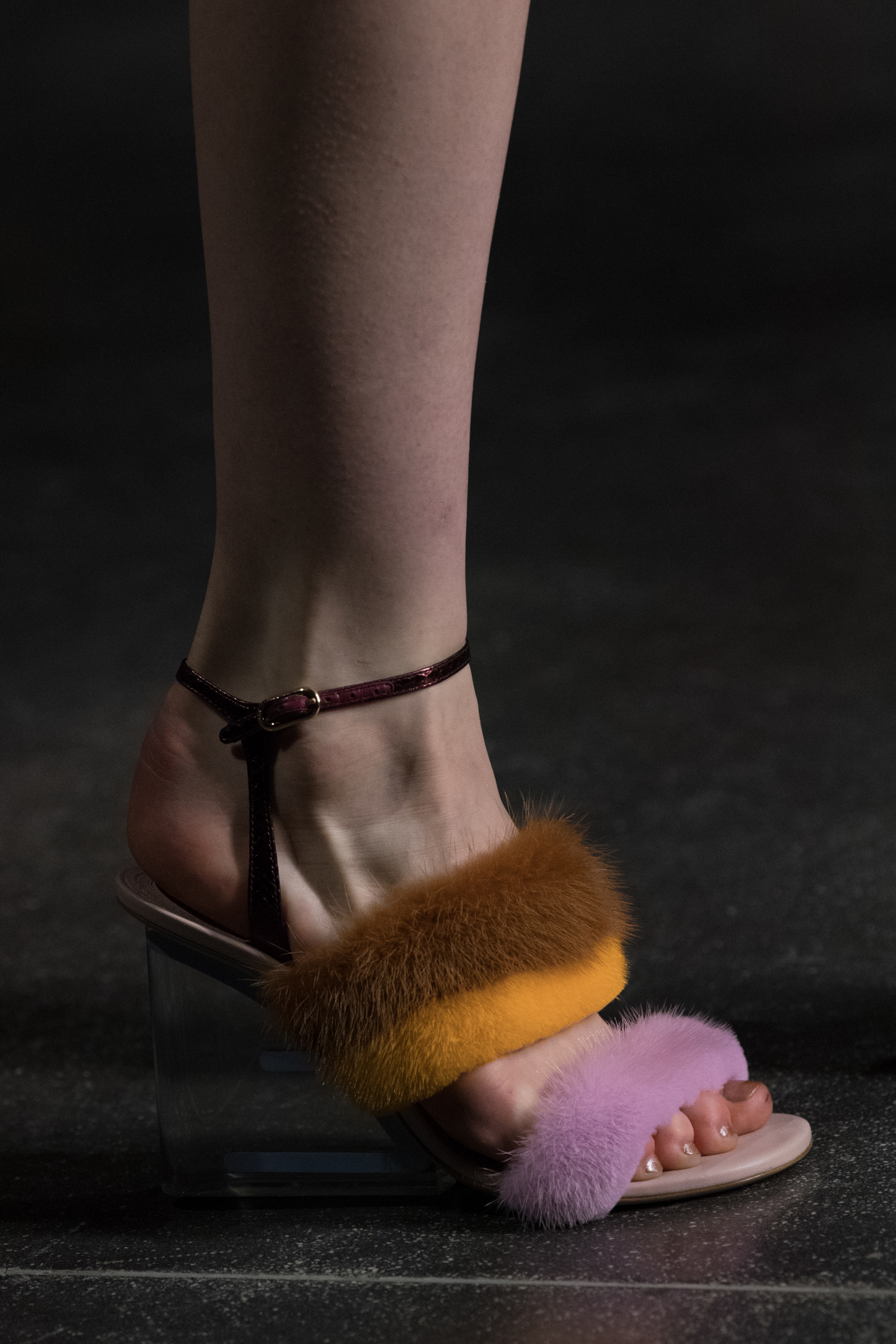 Fendi Spring 2022 Details Fashion Show