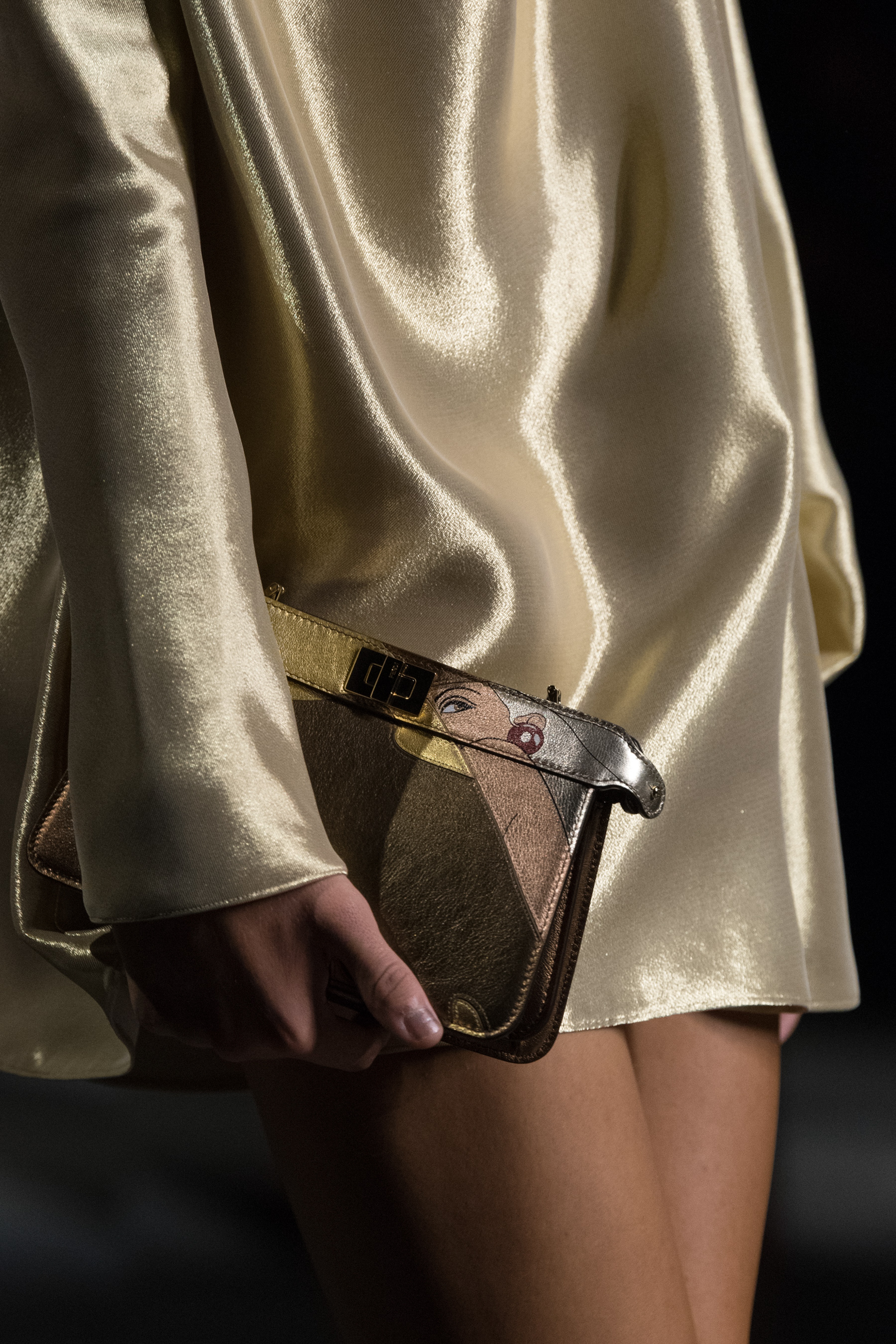 Fendi Spring 2022 Details Fashion Show