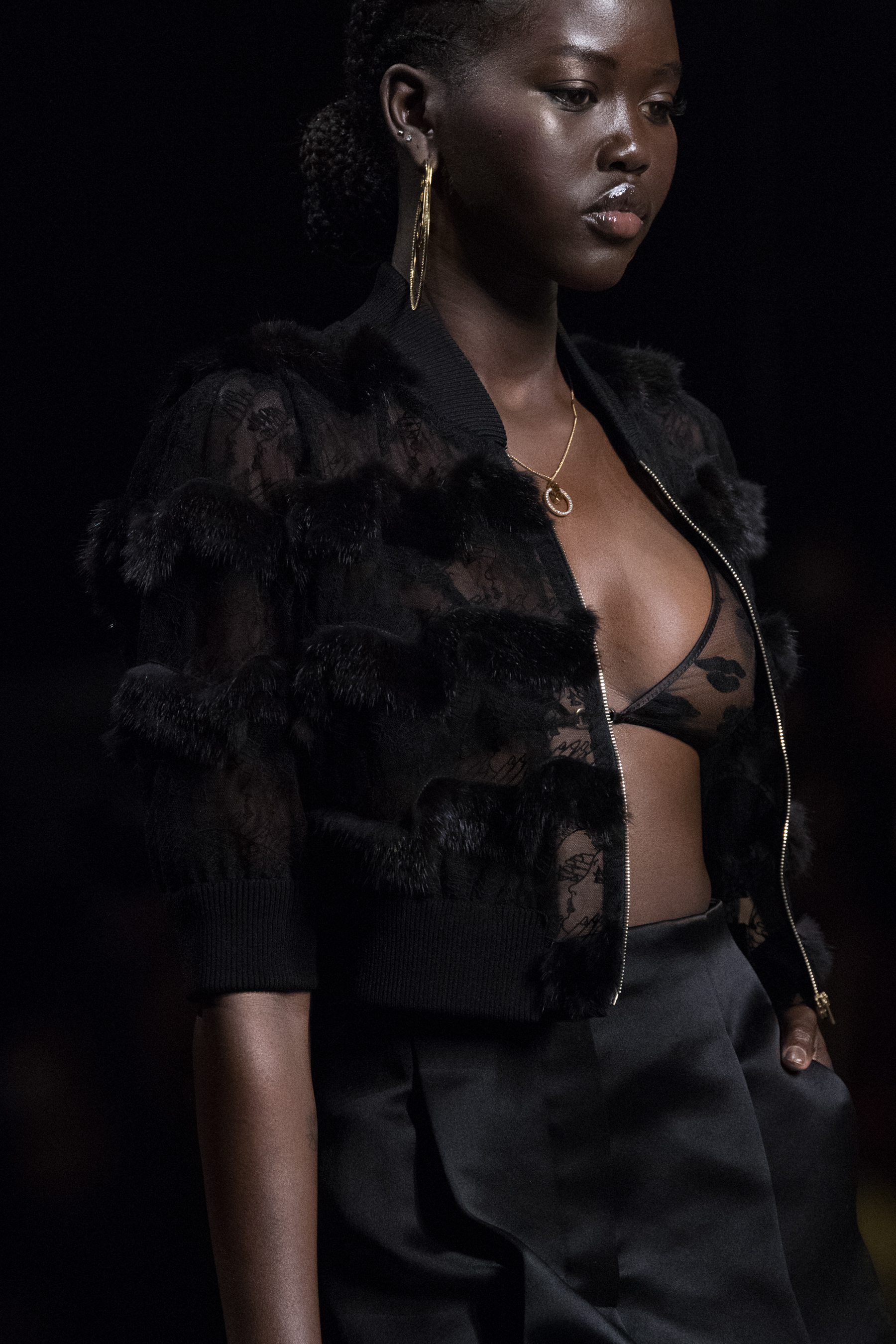 Fendi Spring 2022 Details Fashion Show