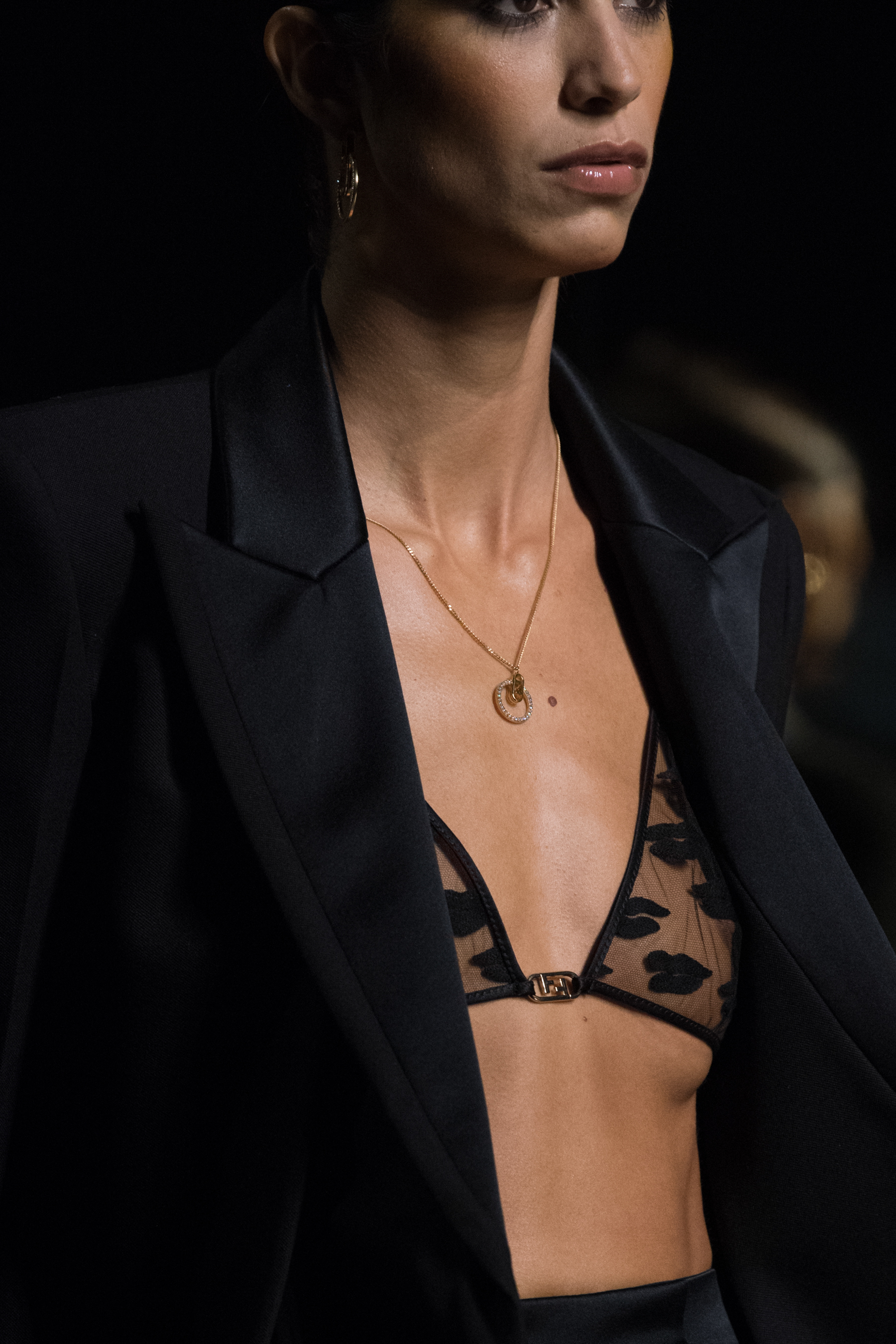 Fendi Spring 2022 Details Fashion Show