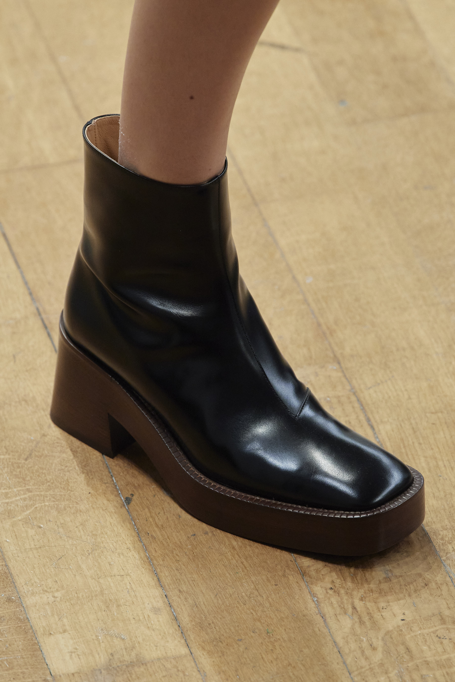 Tod's Spring 2022 Details Fashion Show | The Impression