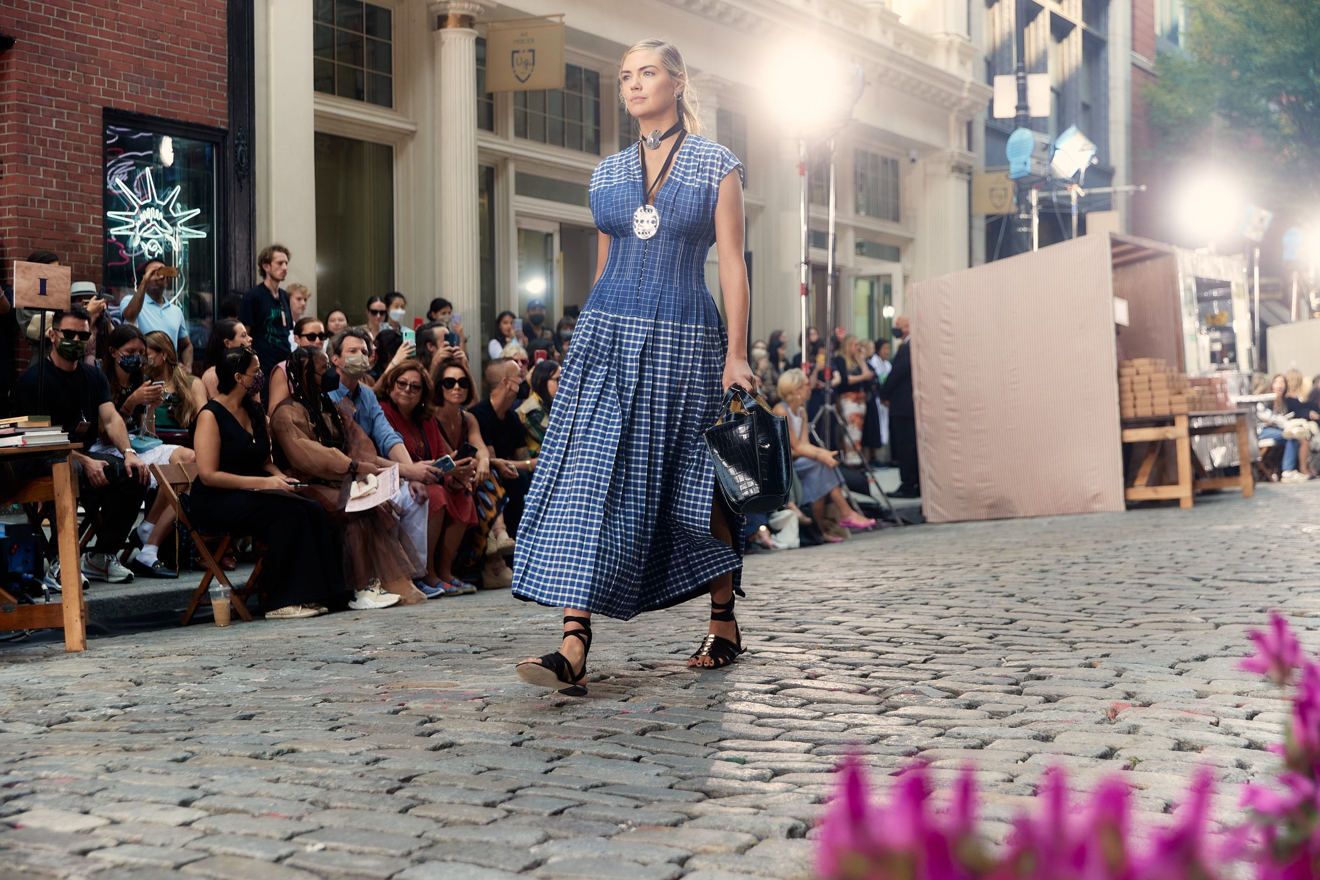 Tory Burch Spring 2022 Atmosphere Fashion Show