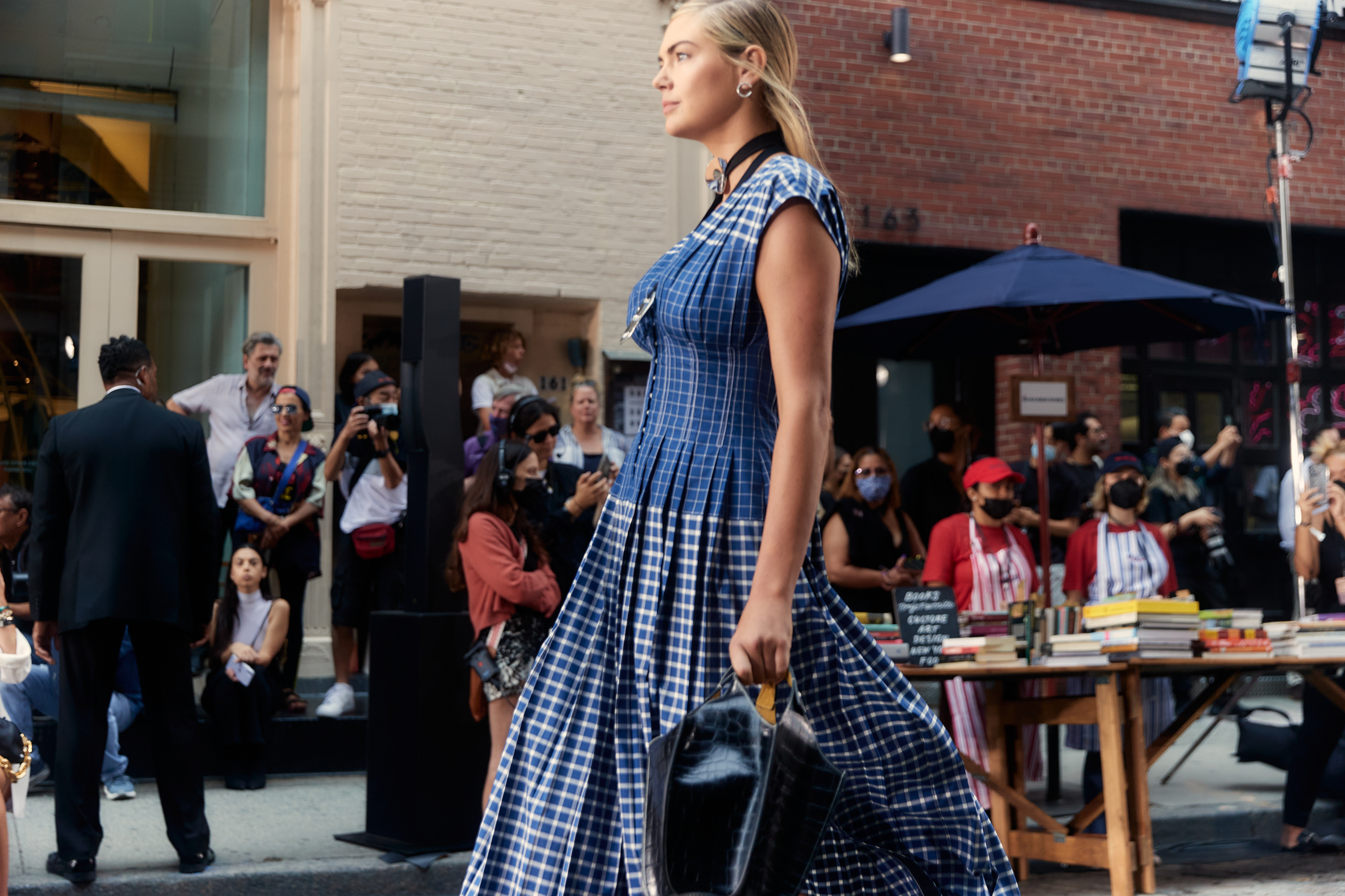 Tory Burch Spring 2022 Atmosphere Fashion Show