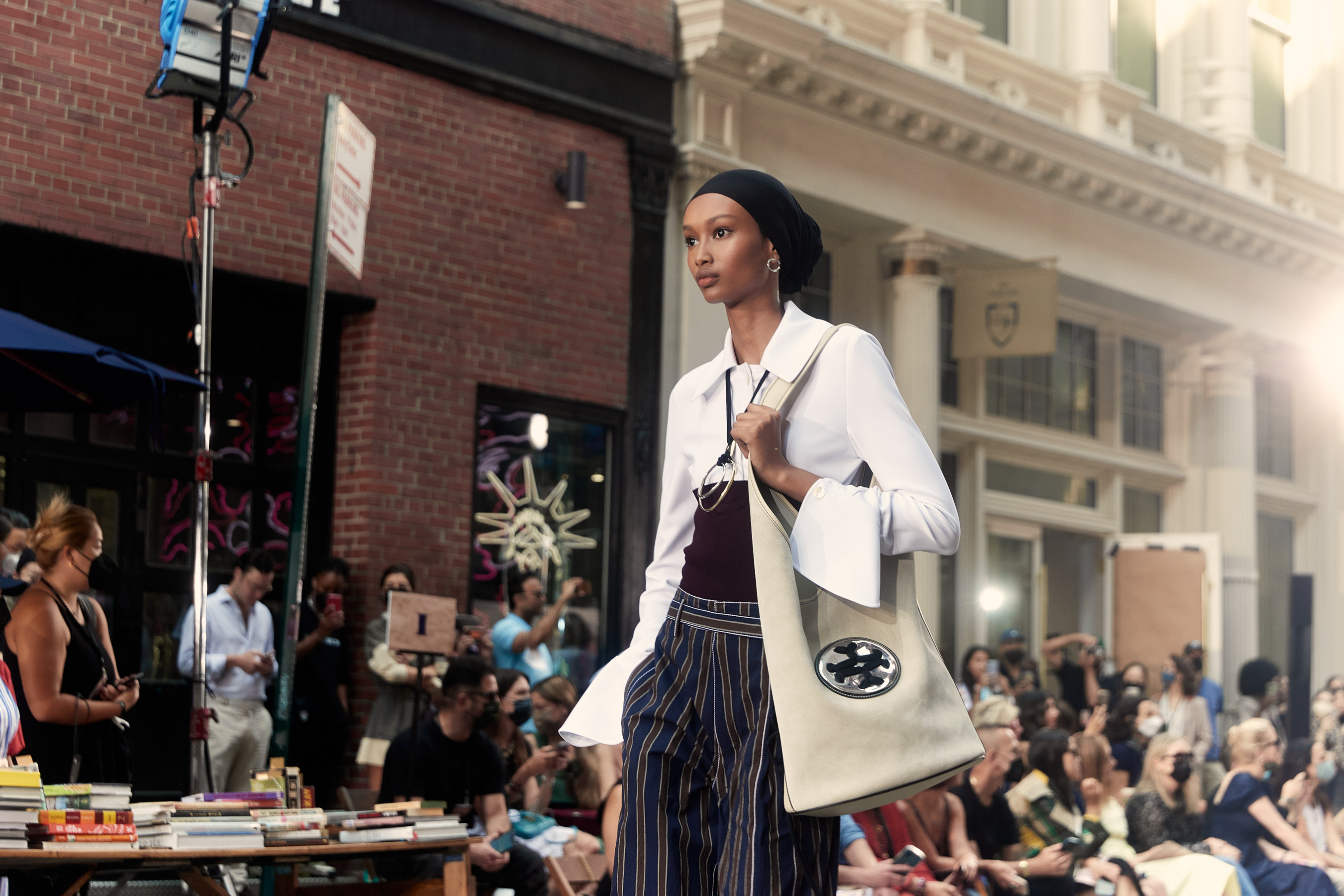 Tory Burch Spring 2022 Atmosphere Fashion Show