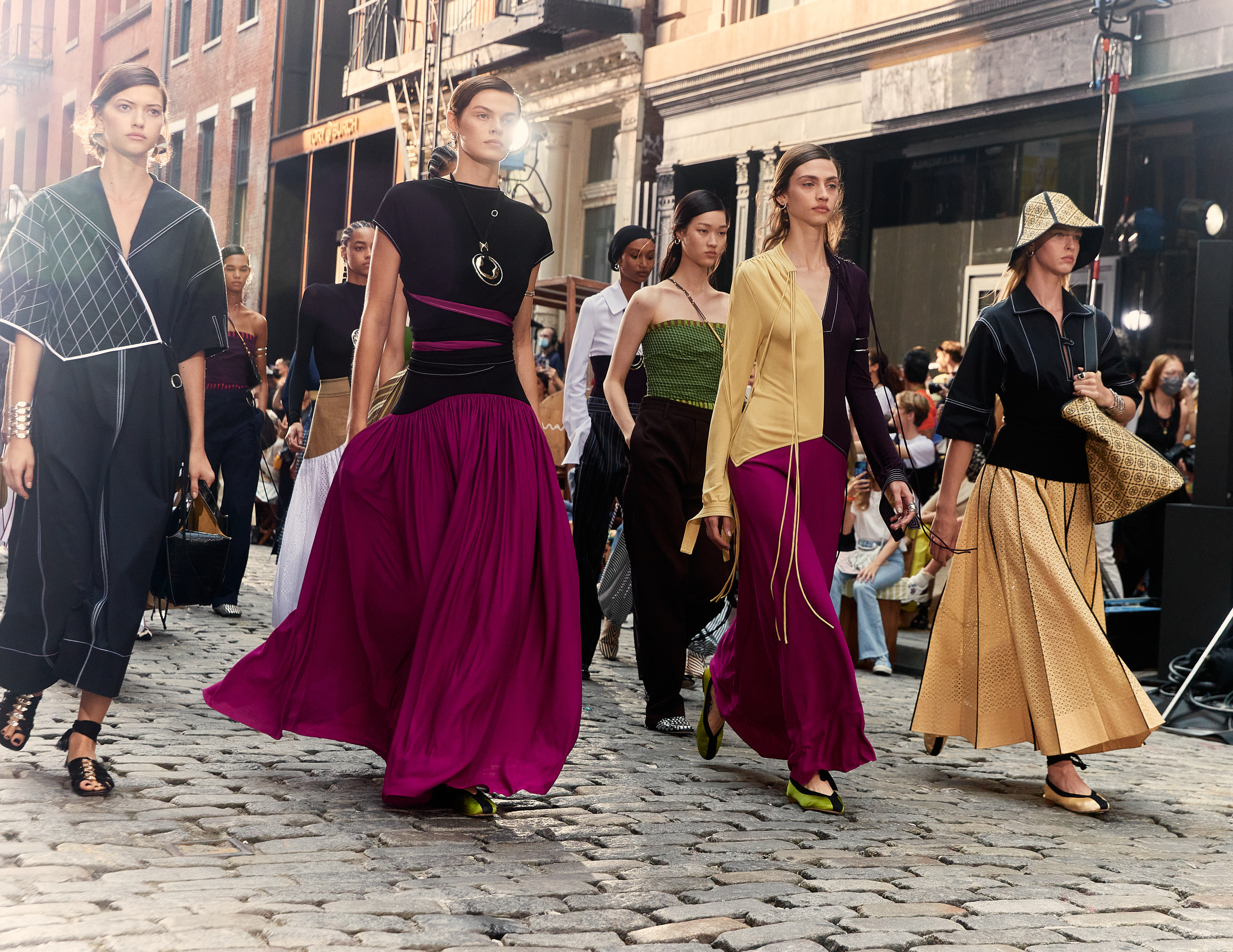 Tory Burch Spring 2022 Atmosphere Fashion Show