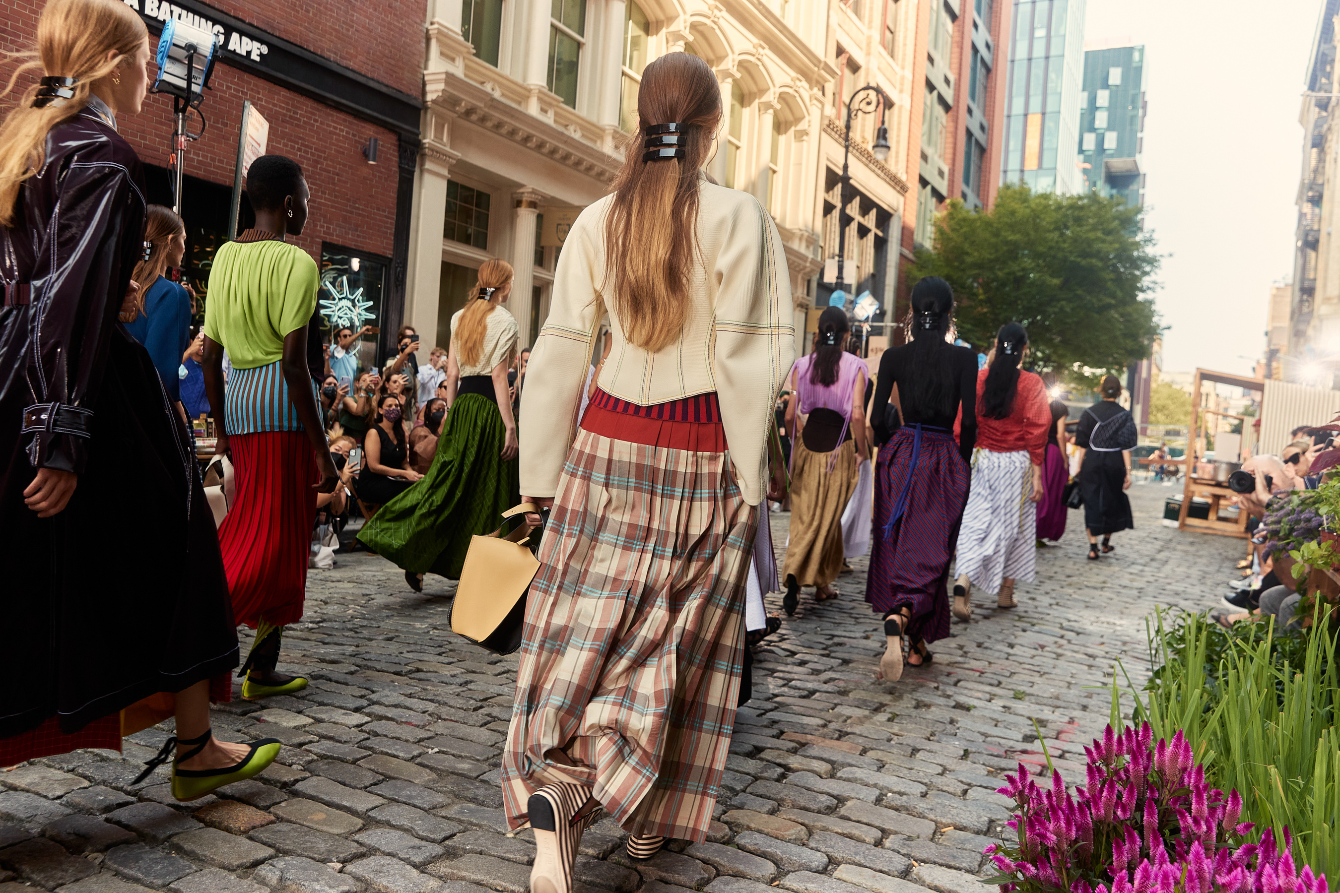 Tory Burch Spring 2022 Atmosphere Fashion Show