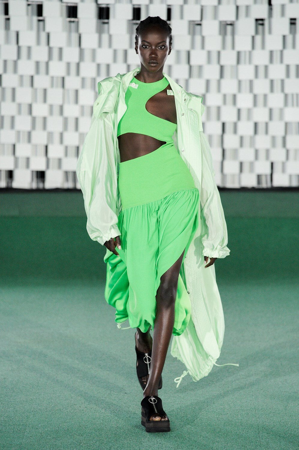 Stella McCartney Spring 2022 Fashion Show Review